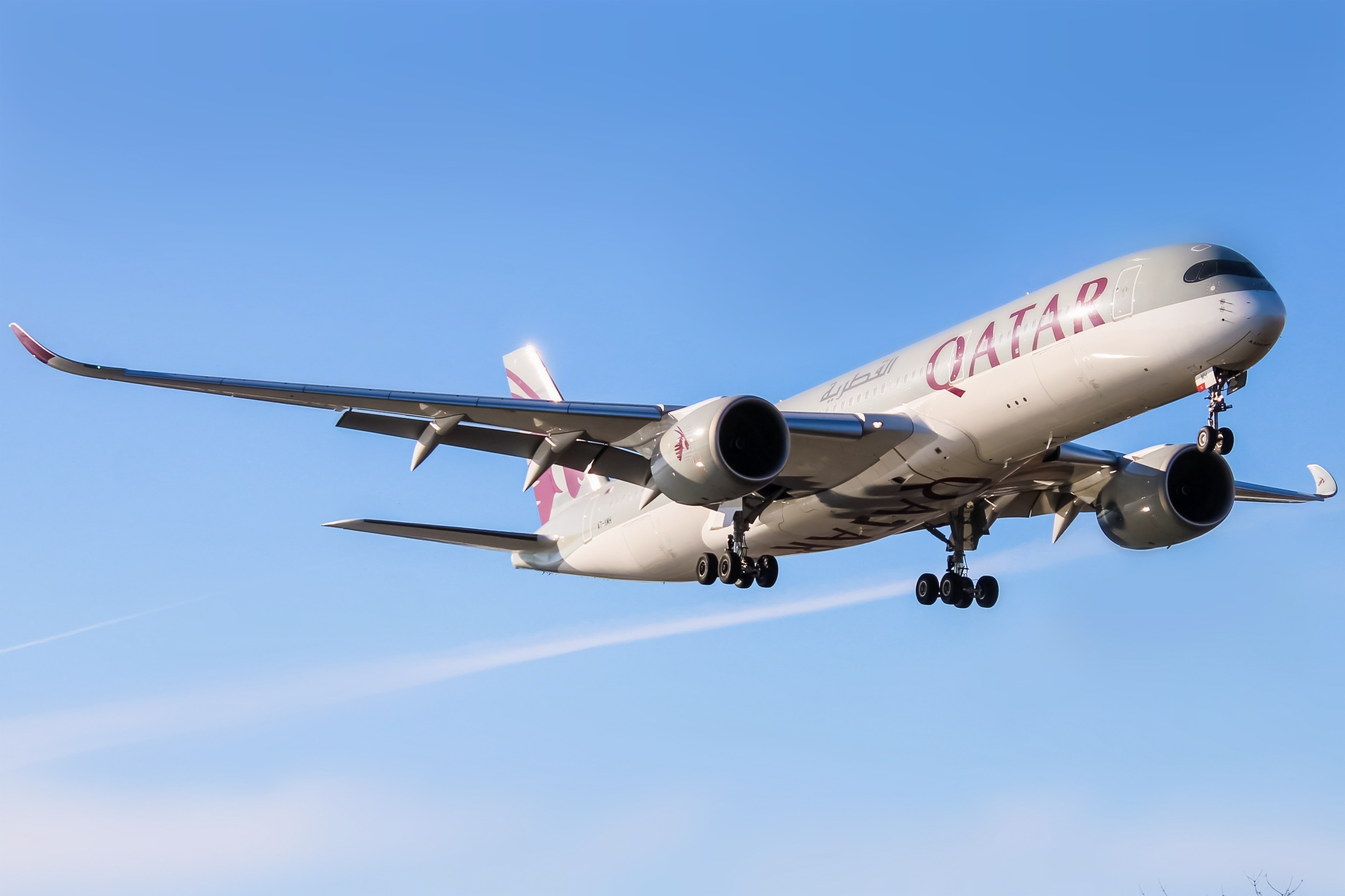 Full size: Qatar Airways Airbus A350-900 A7-AMH at Philadelphia International Airport