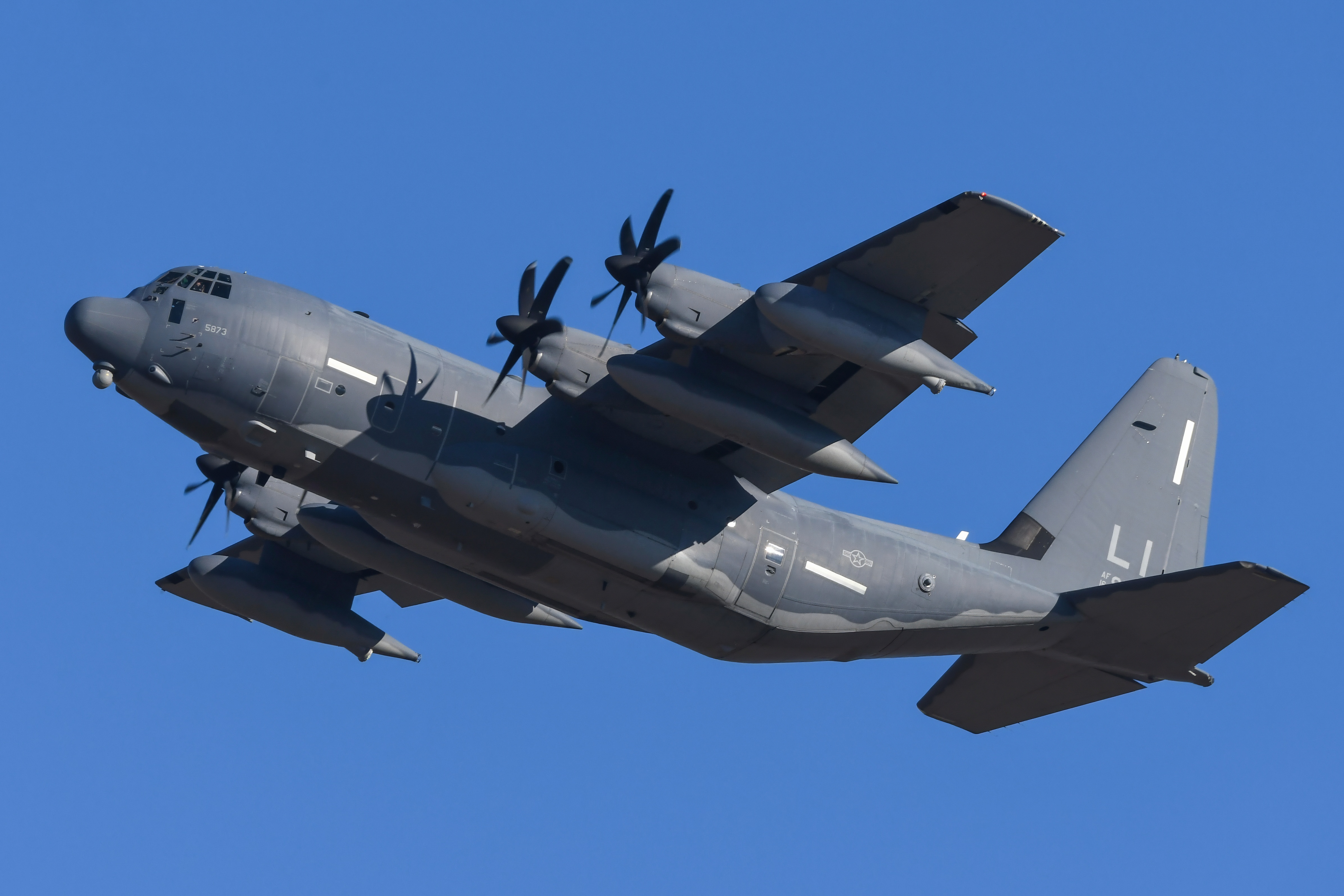 Full size: USAF - United States Air Force Lockheed C-130J Hercules 16-5873 at Atlantic City International Airport