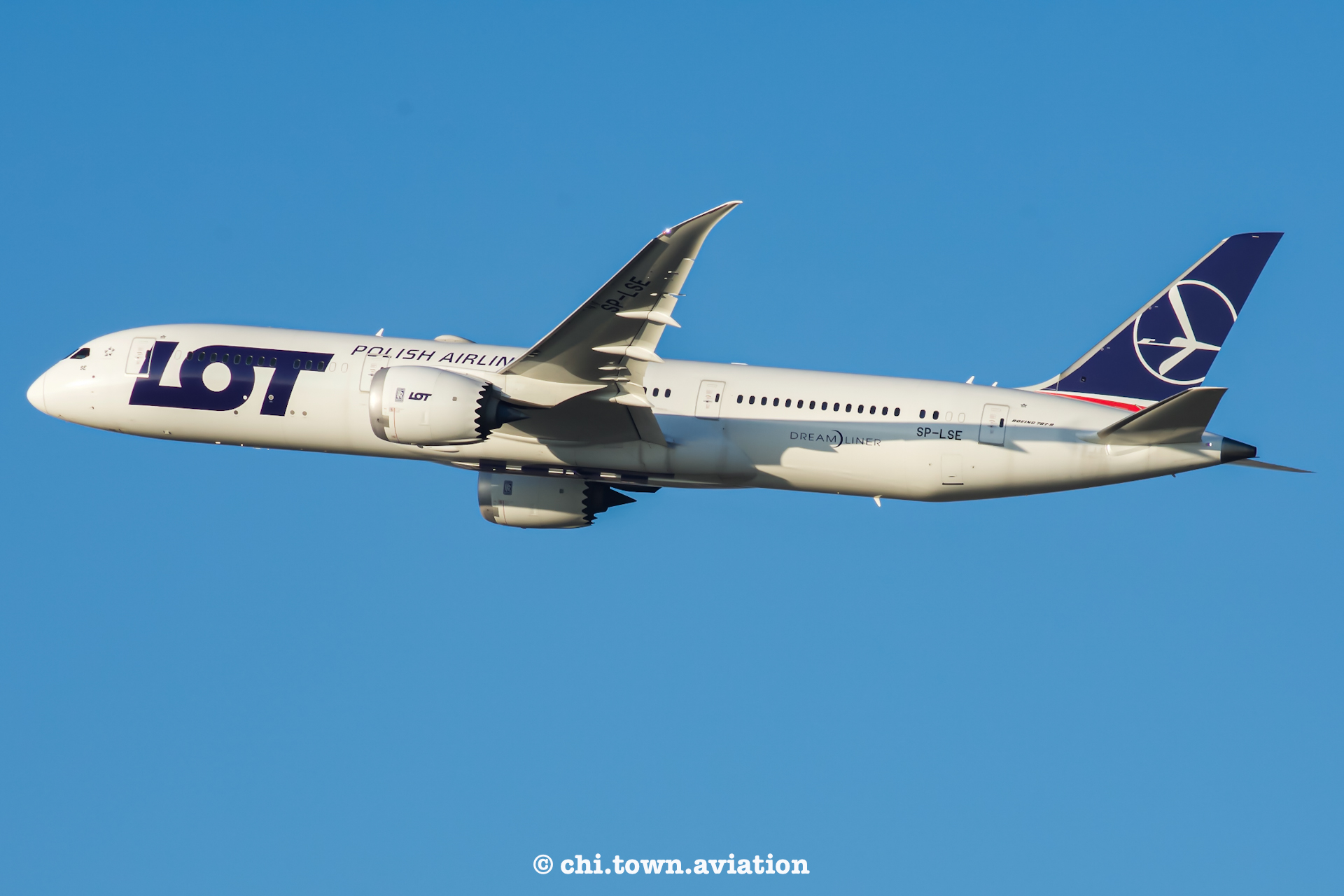 Full size: LOT Polish Airlines Boeing 787-9 SP-LSE at Chicago O'Hare International Airport