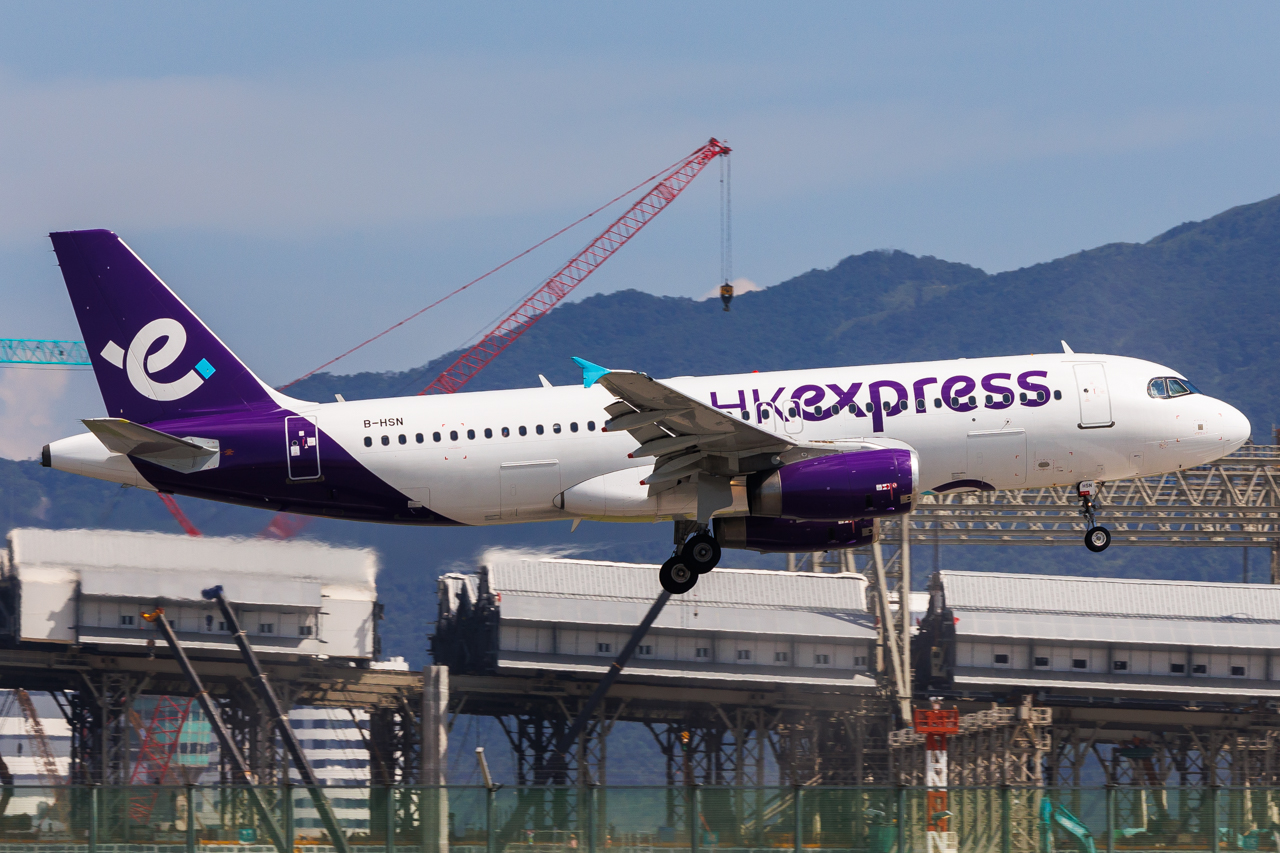 Full size: HK Express Airbus A320 B-HSN at Hong Kong International Airport