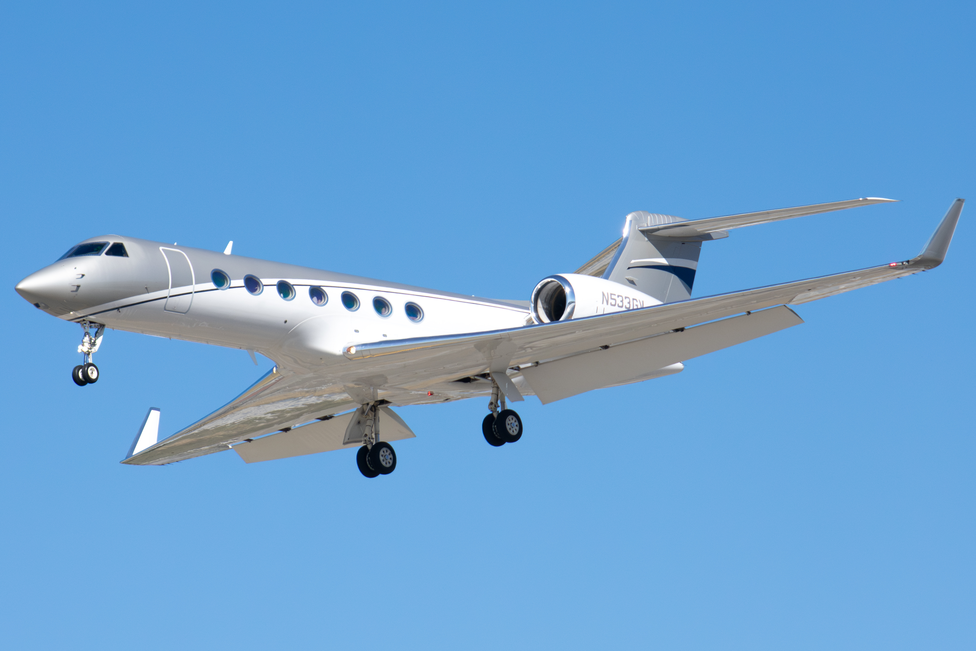 Full size: PRIVATE Gulfstream G550 N533GV at Norman Y Mineta San Jose International Airport