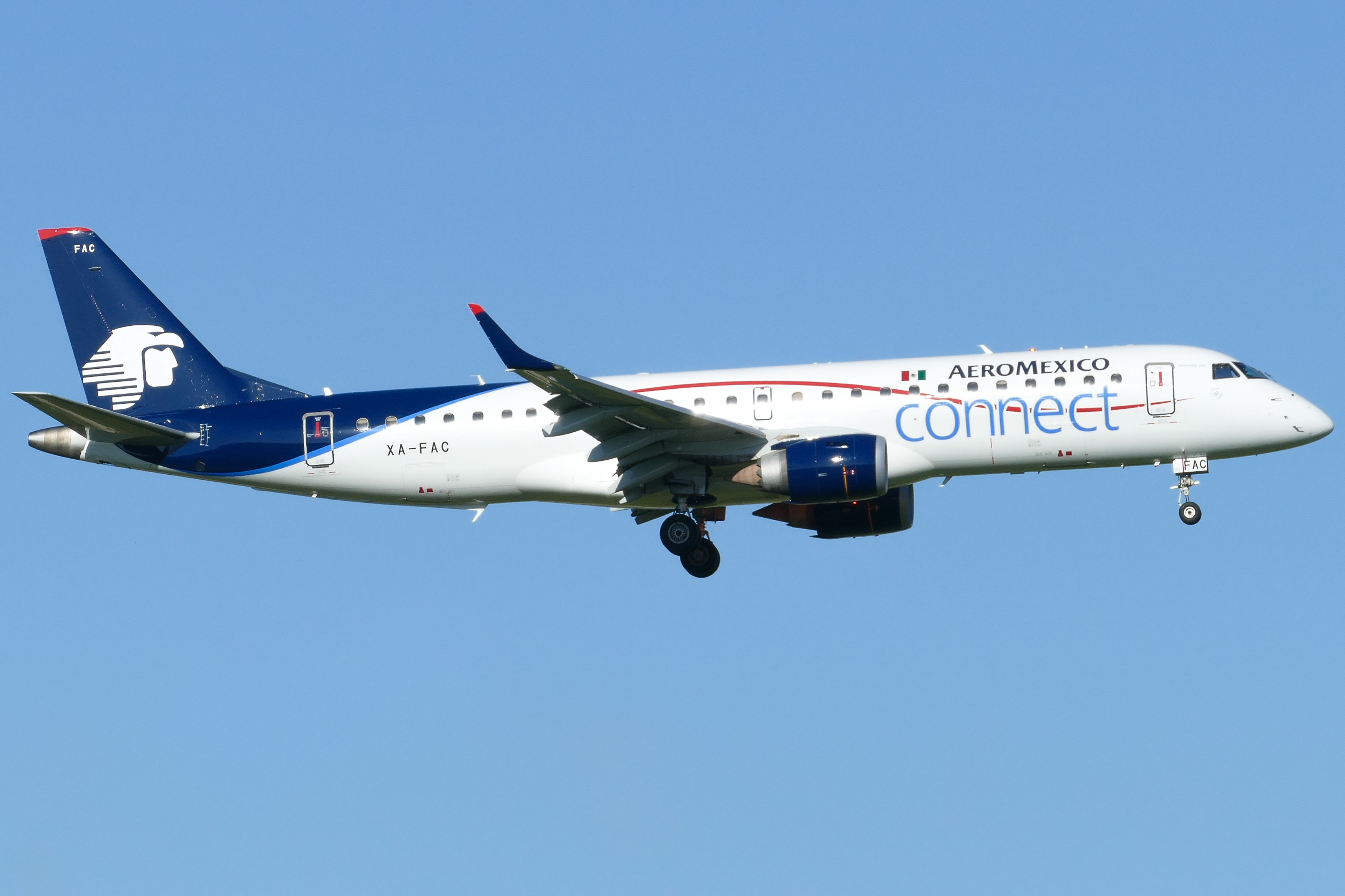 Full size: Aeromexico Connect Embraer E190 XA-FAC at Austin-Bergstrom International Airport