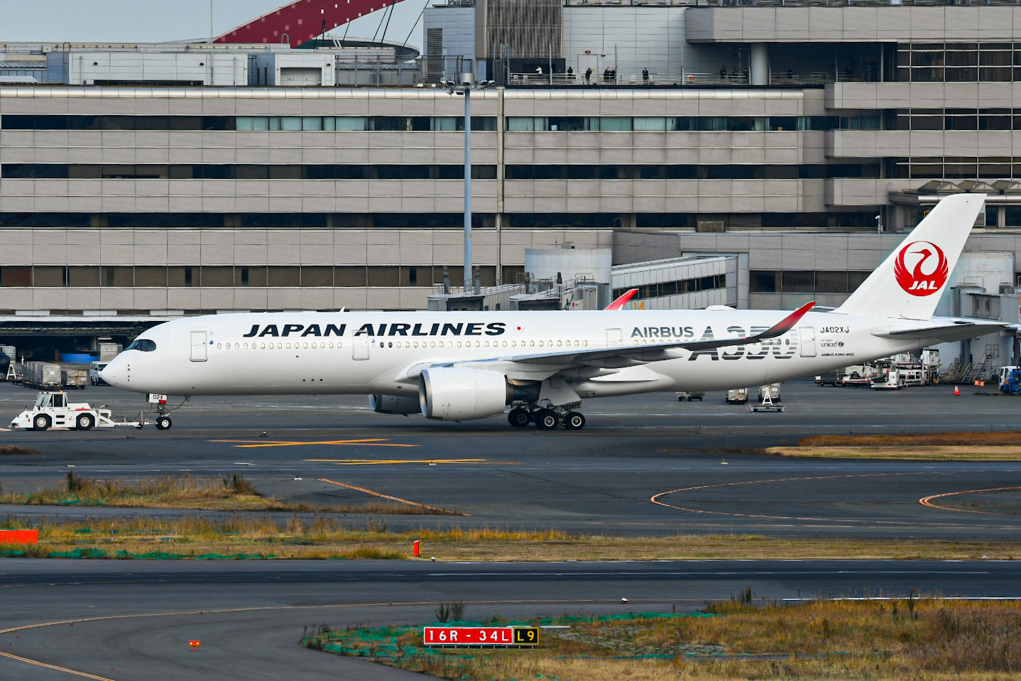Full size: Japan Airlines Airbus A350-900 JA02XJ at Tokyo-Haneda Airport