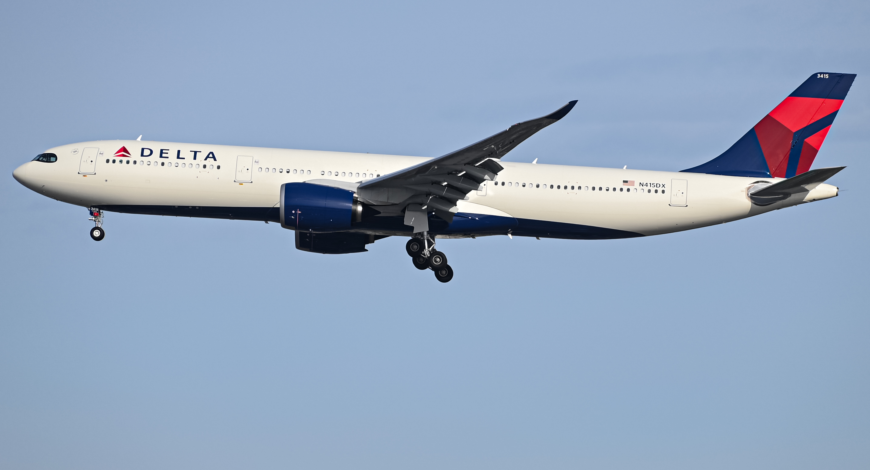 Full size: Delta Airlines Airbus A330-900 N415DX at Los Angeles International Airport