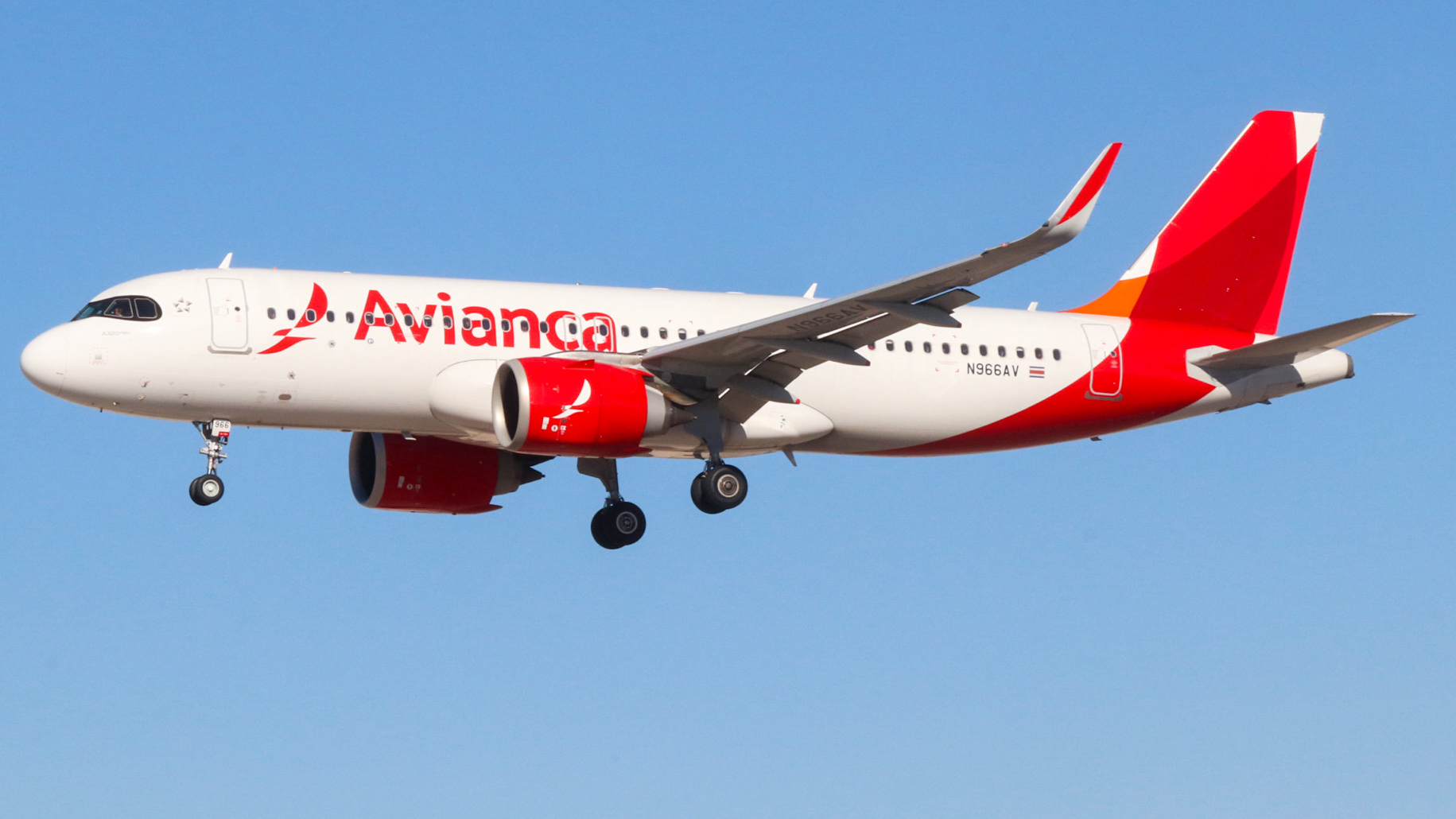Full size: Avianca Airbus A320NEO N966AV at Harry Reid International Airport