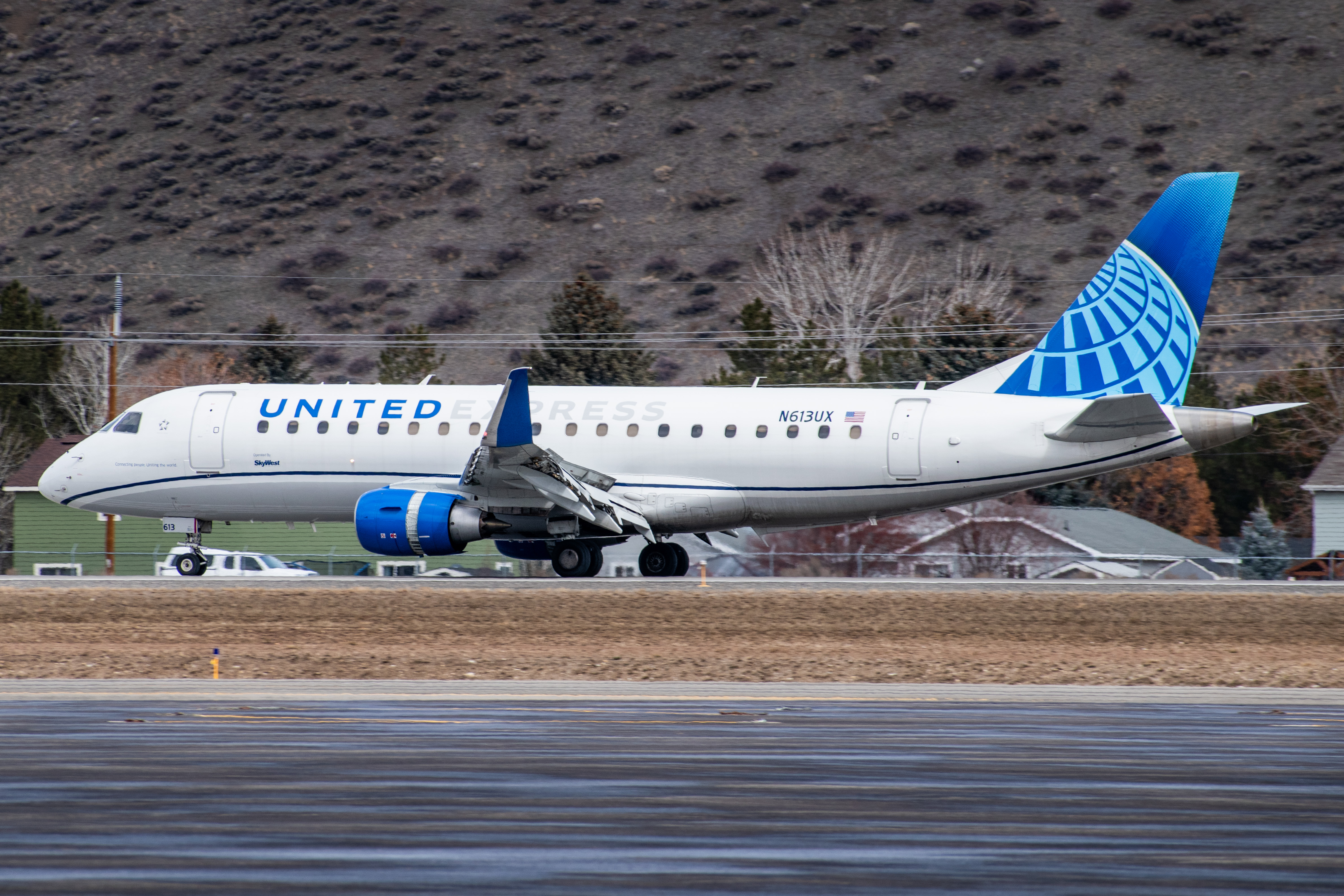 Full size: United Express Embraer E175 N613UX at Hailey Friedman Memorial Airport