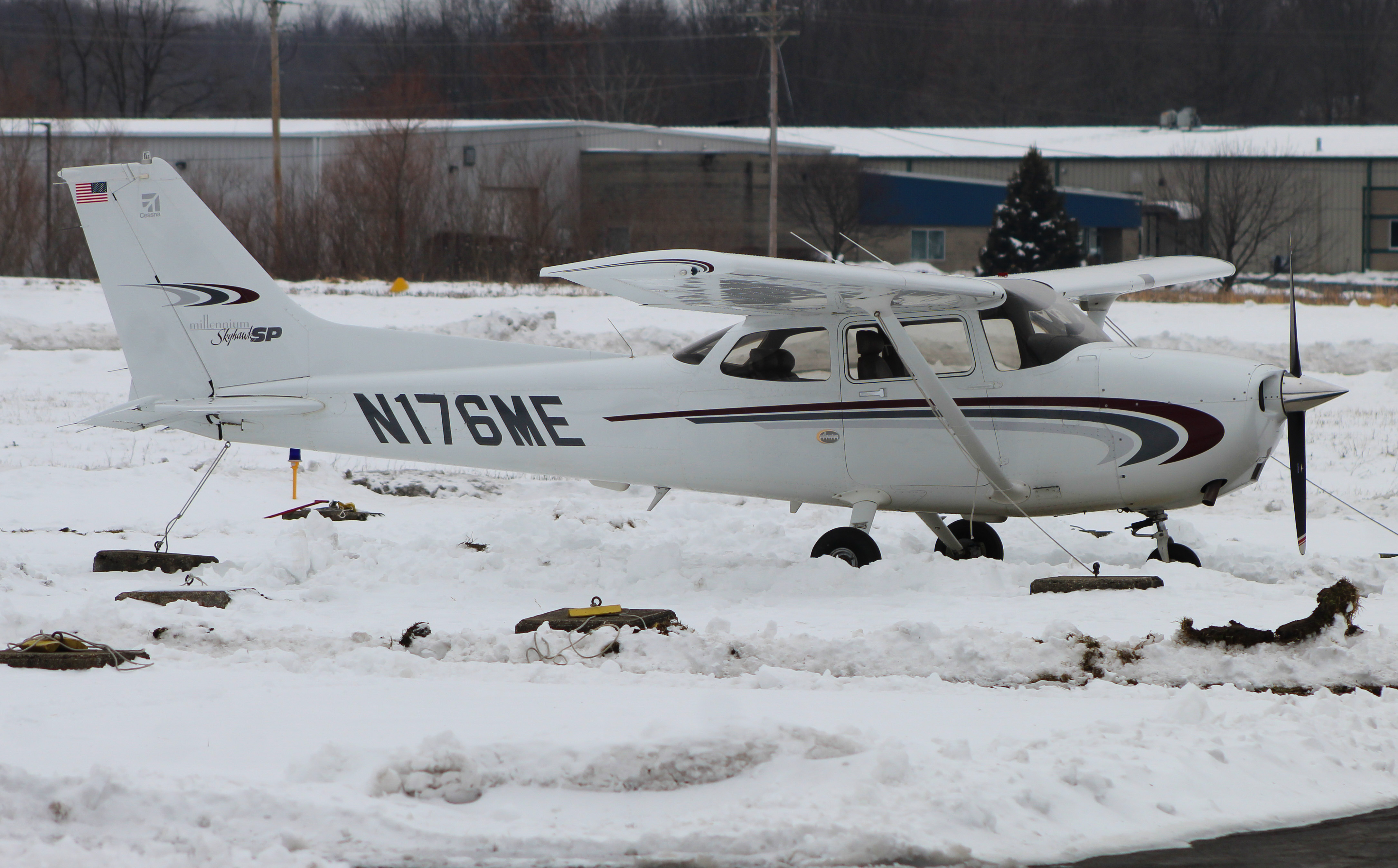 Full size: PRIVATE Cessna 172 N176ME at Clermont County Airport