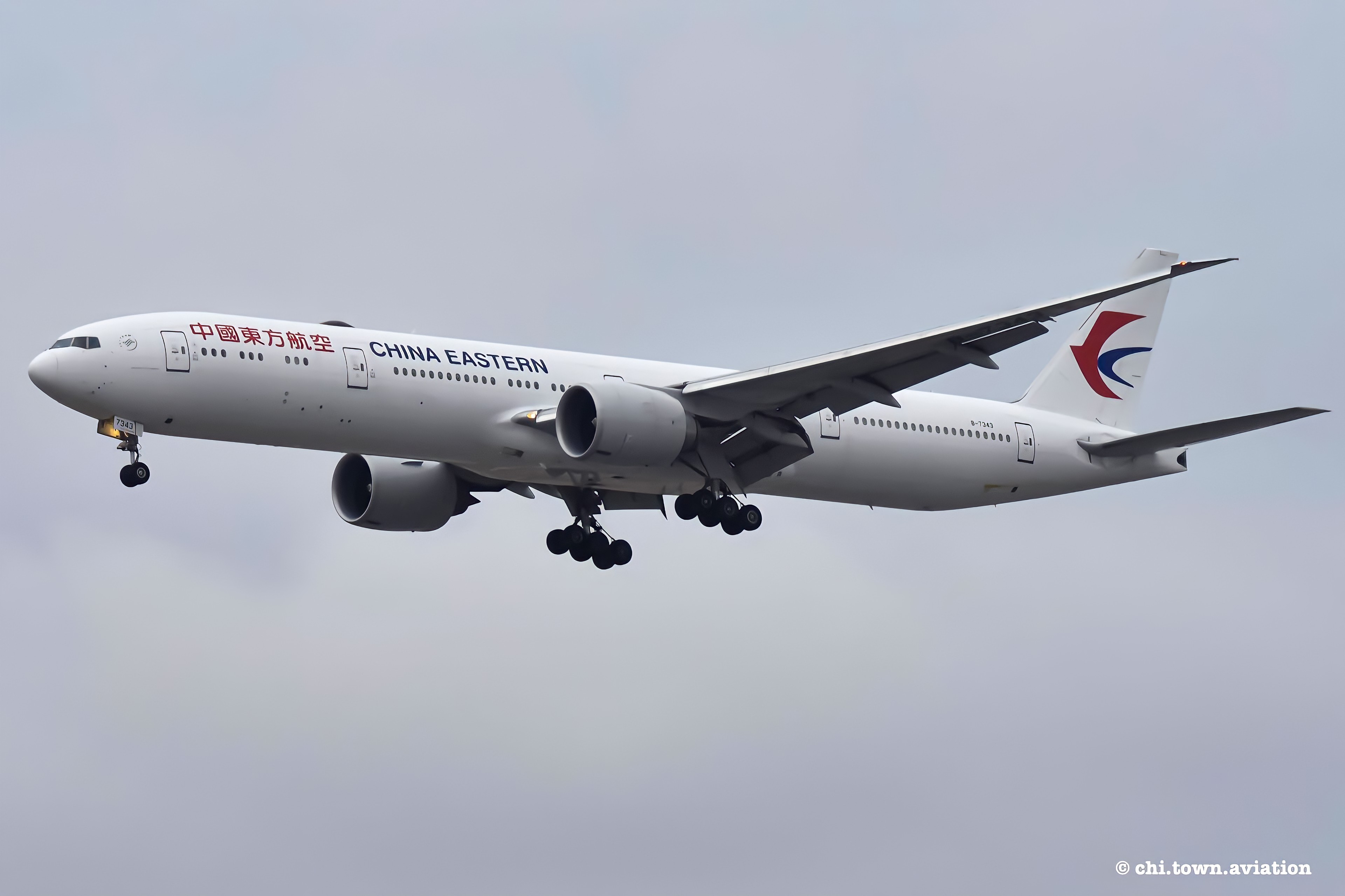 Full size: China Eastern Airlines Boeing 777 B-7343 at Chicago O'Hare International Airport