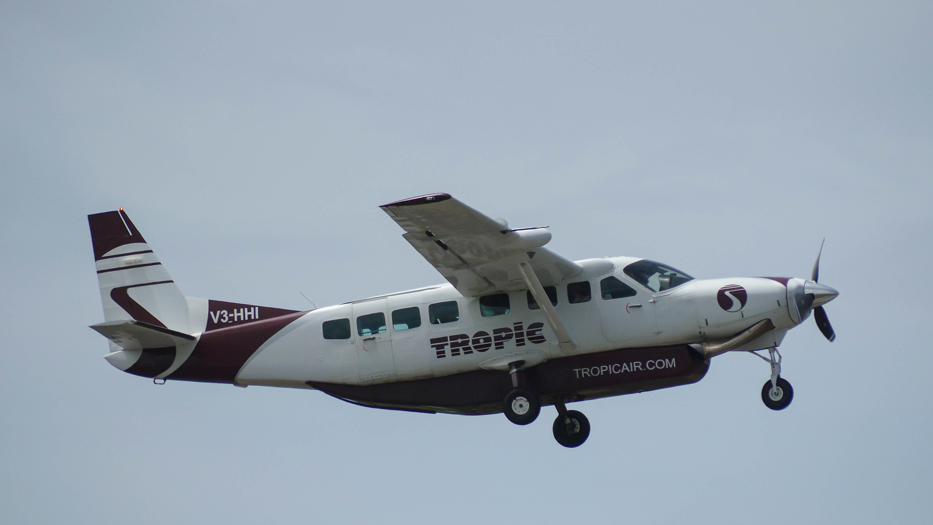 Full size: Tropic Air  Cessna 208 Grand Caravan V3-HHI at Belize City Philip S. W. Goldson International Airport