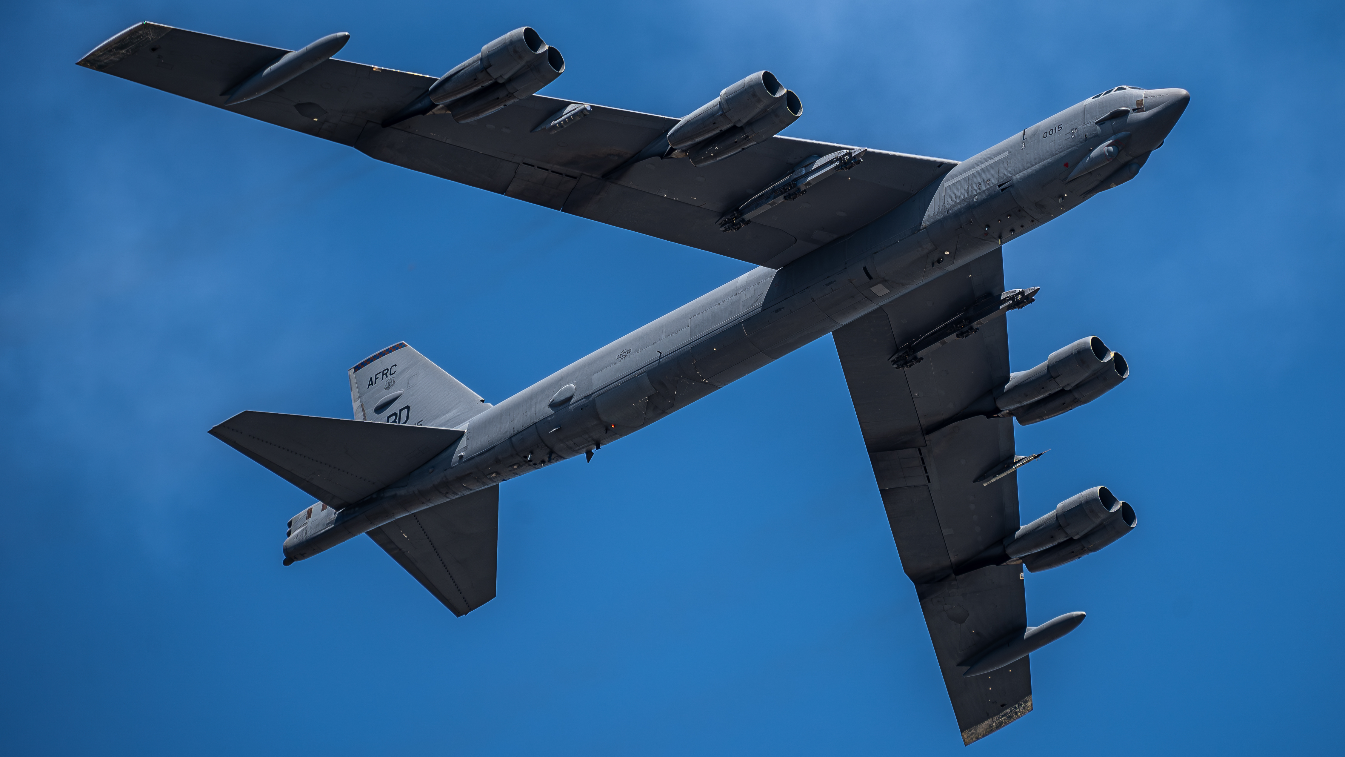 Full size: USAF - United States Air Force Boeing B-52 StratoFortress 60-0015 at Wittman Regional Airport