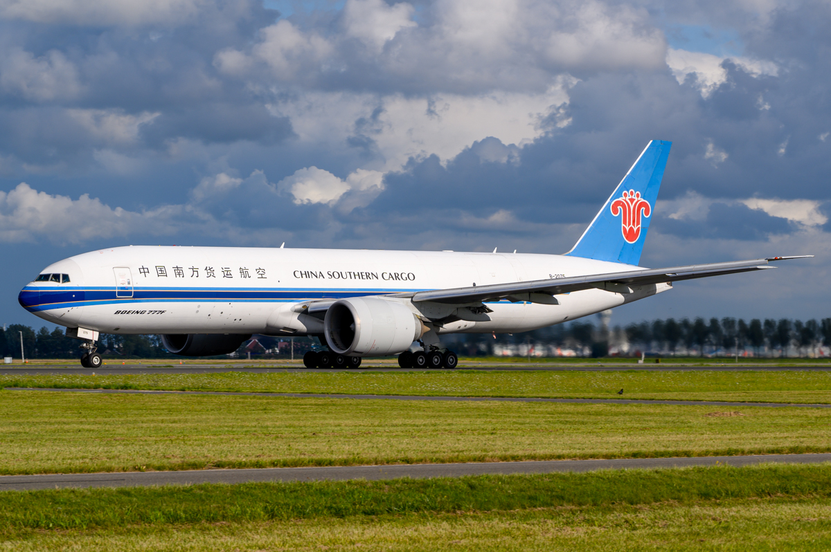 Full size: China Southern Airlines Boeing 777-F B-2075 at Amsterdam Schiphol Airport