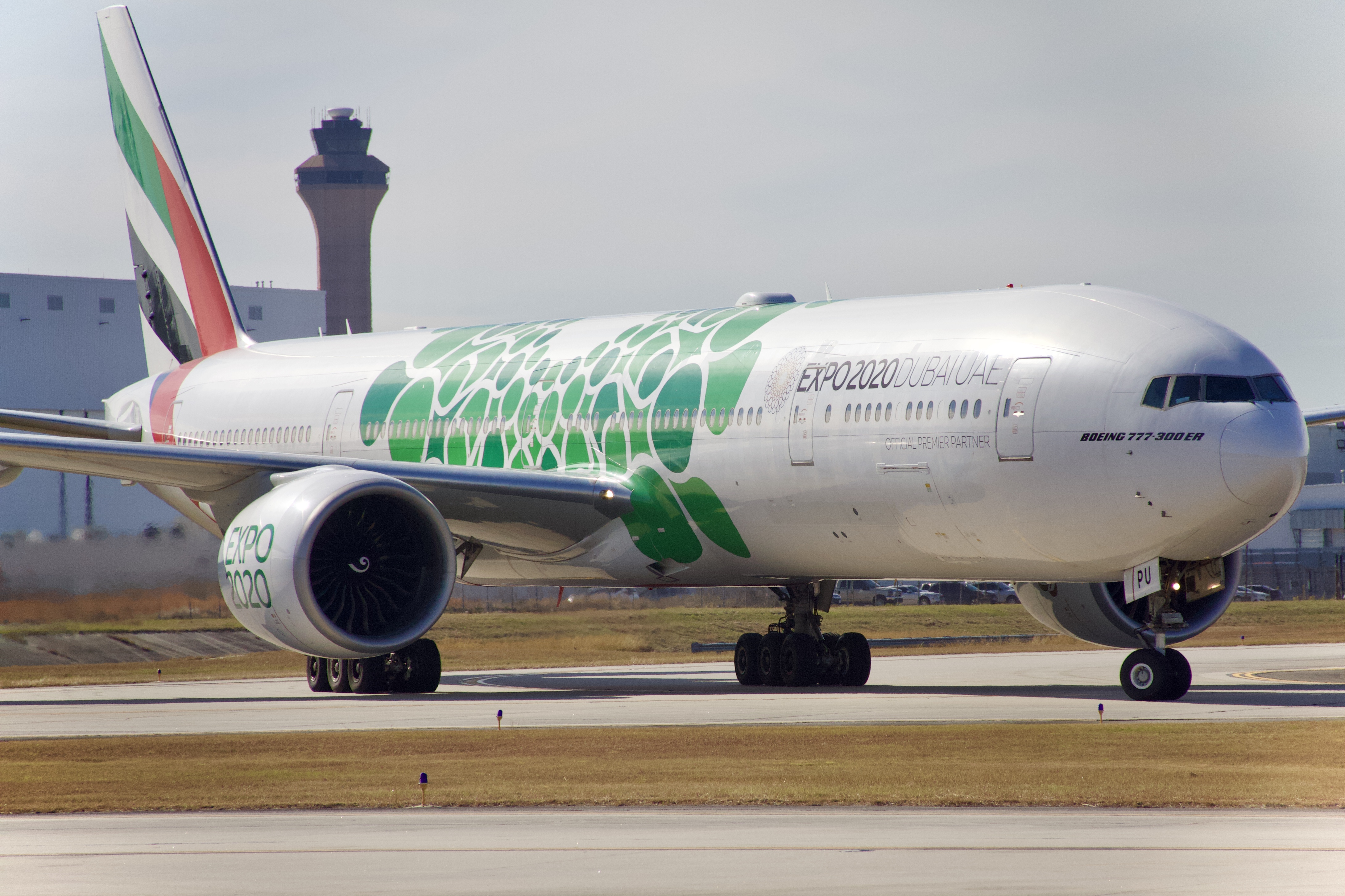 Full size: Emirates Boeing 777-300ER A6-EPU at Houston-George Bush Intercontinental Airport