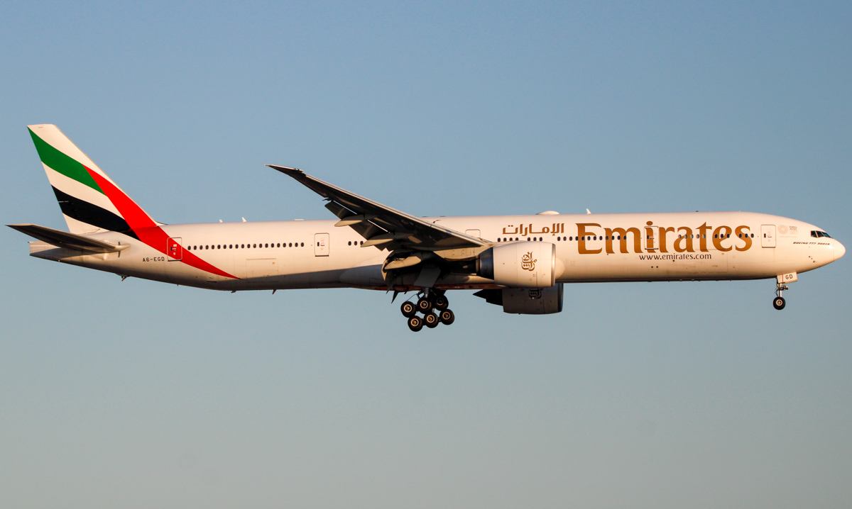 Full size: Emirates Boeing 777-300 A6-EGD at Newark Liberty International Airport