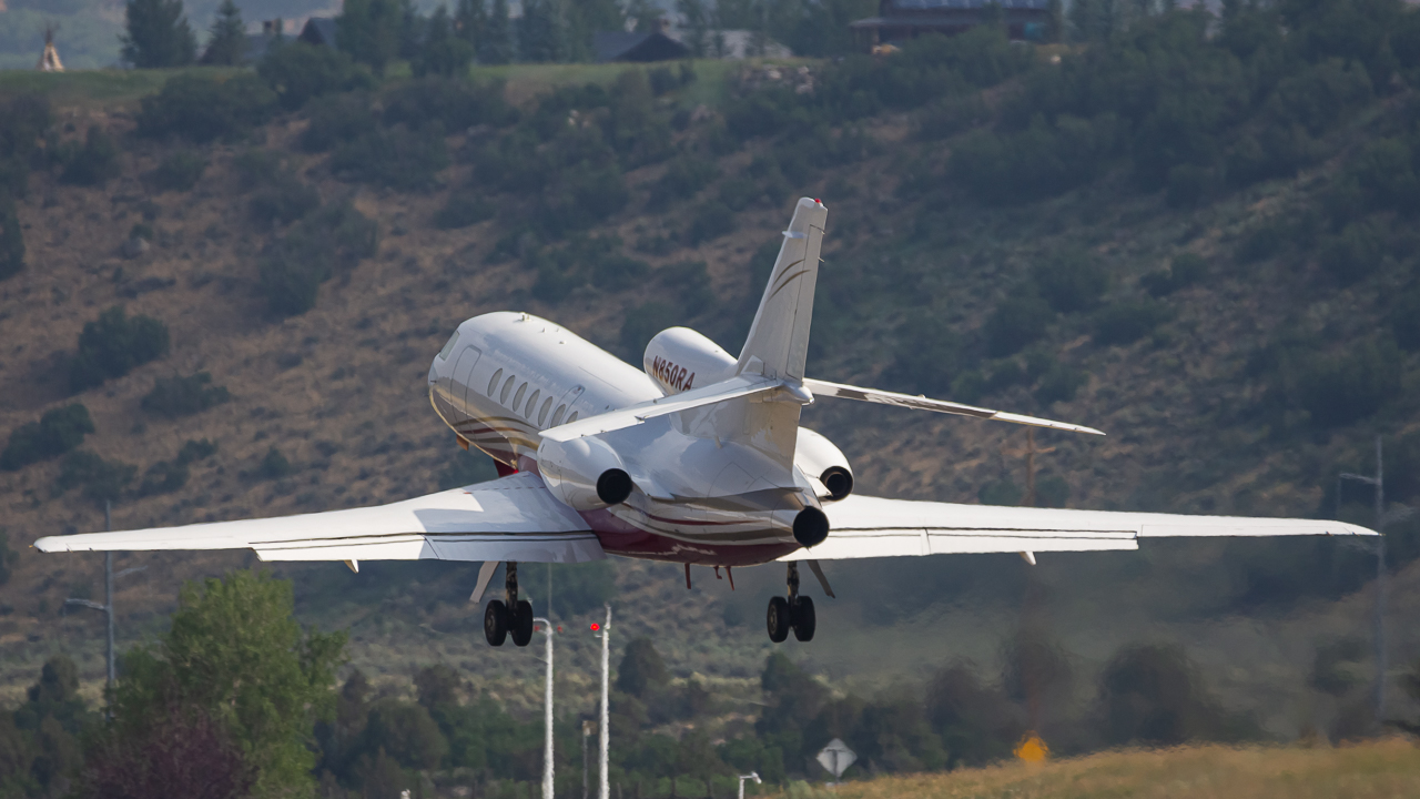 Full size: Royal Air Freight Dassault Falcon 50 N850RA at Aspen-Pitkin County Airport/Sardy Field