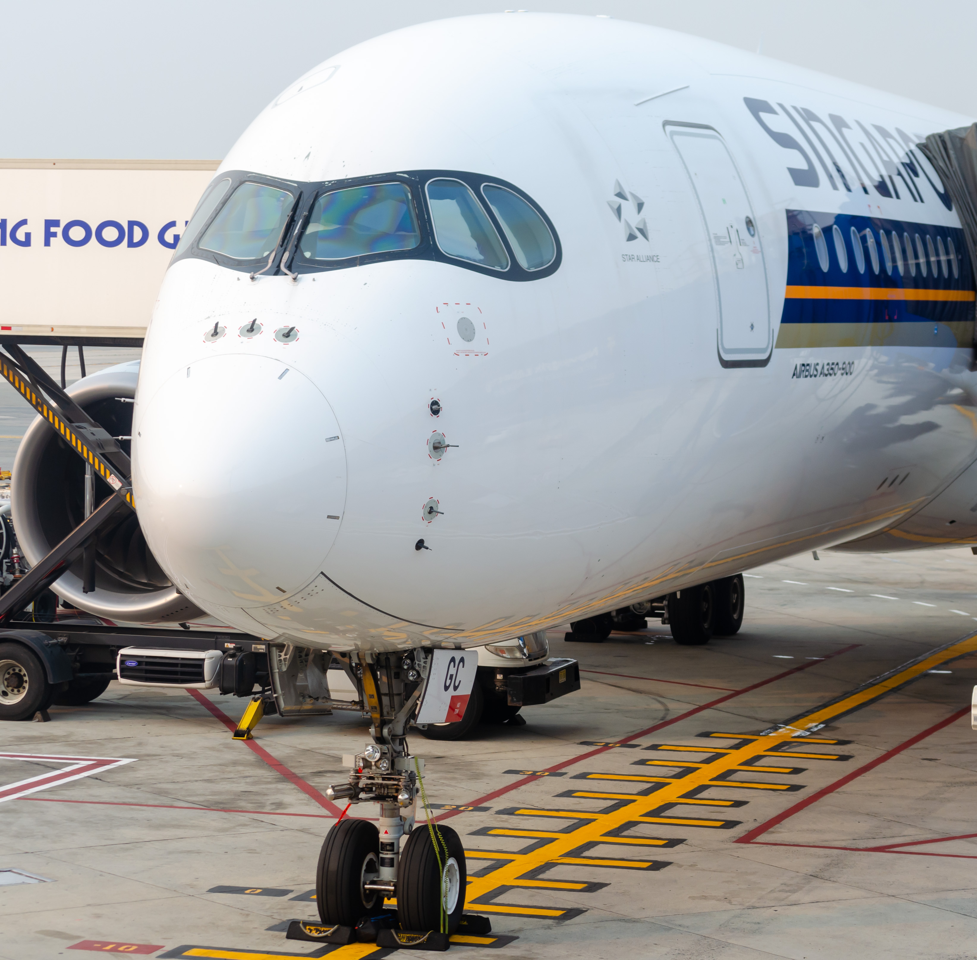 Full size: Singapore Airlines Airbus A350-900 9V-SGC at Newark Liberty International Airport