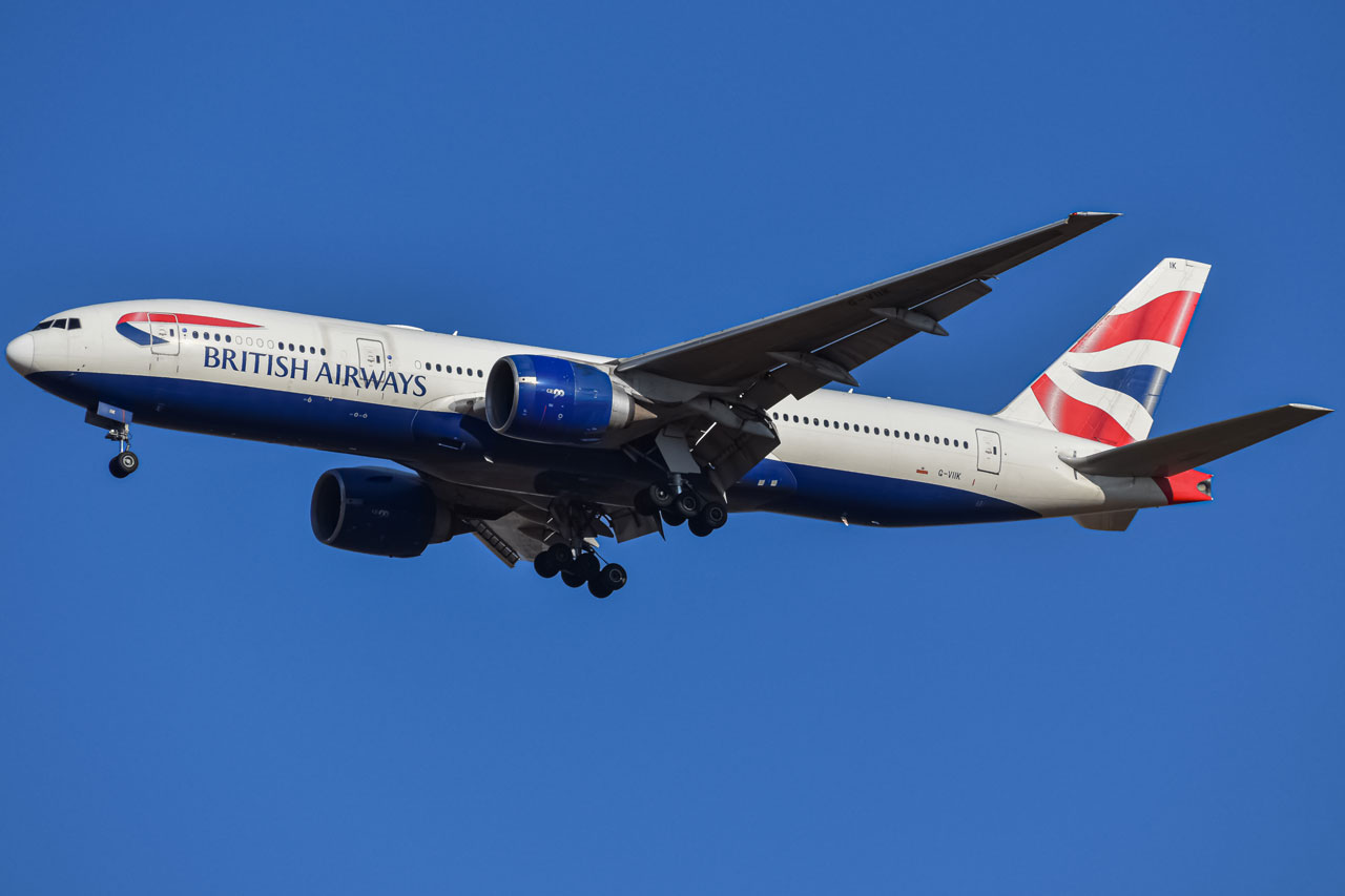 Full size: British Airways Boeing 777-200ER G-VIIK at Denver International Airport