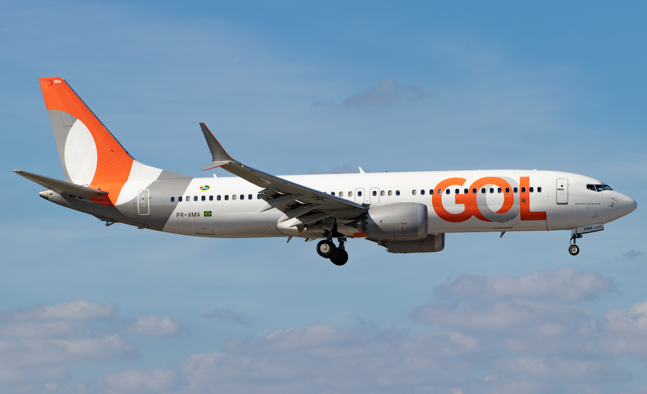 Full size: GOL Linhas Aereas Boeing 737 MAX 8 PR-XMA at Miami International Airport