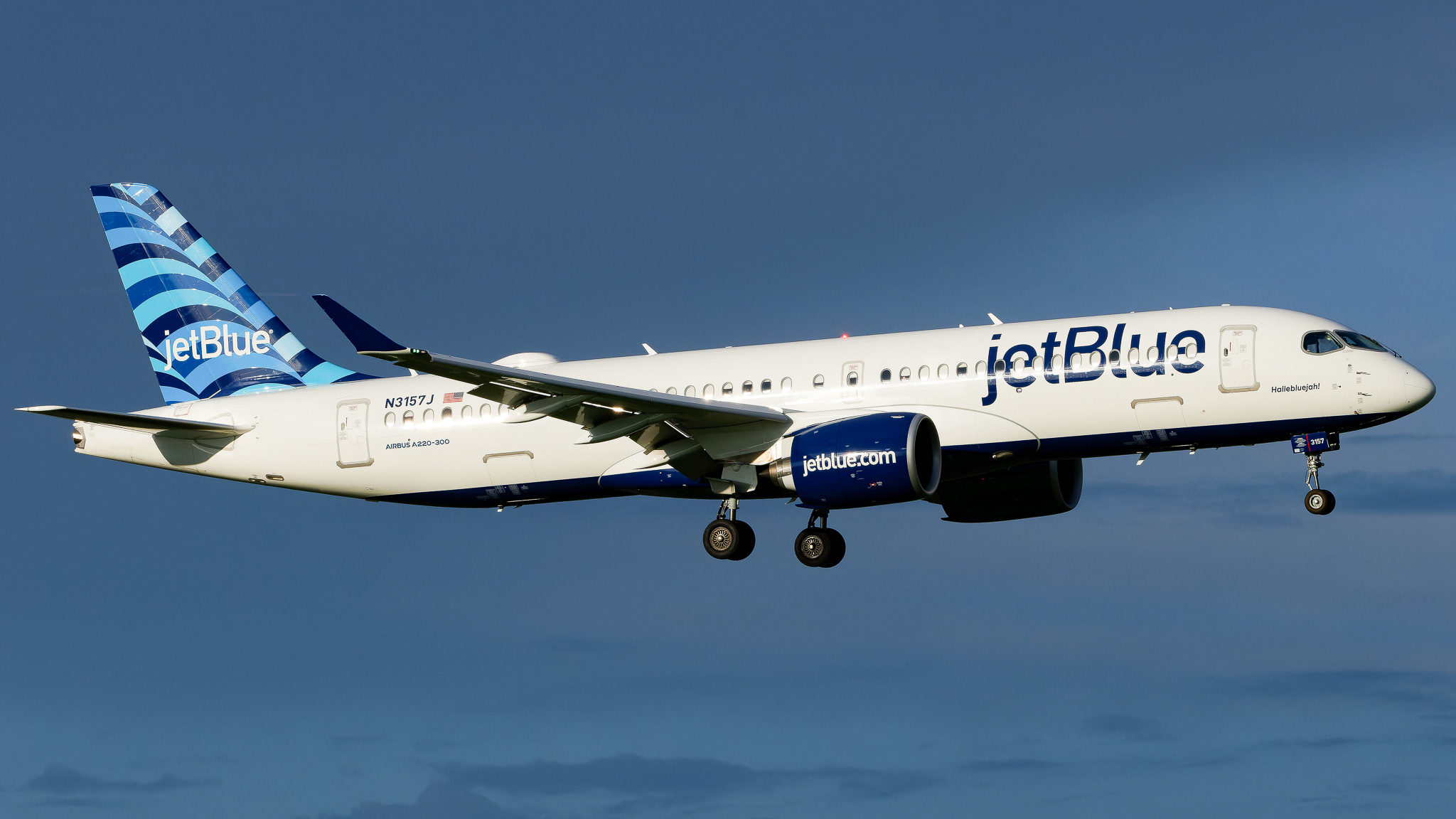 Full size: JetBlue Airways Airbus A220-300 N3157J at Orlando International Airport