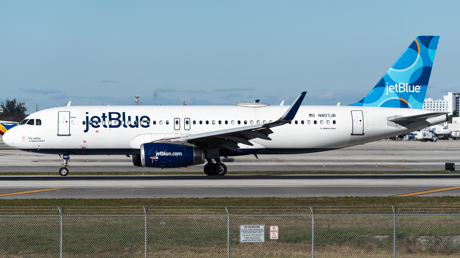Full size: JetBlue Airways Airbus A320 N807JB at Fort Lauderdale/Hollywood International Airport