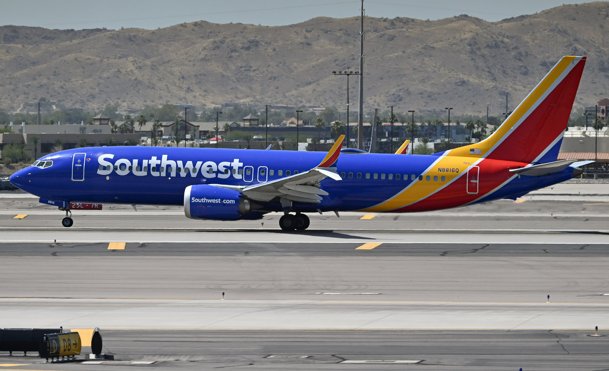 Full size: Southwest Airlines Boeing 737 MAX 8 N8816Q at Phoenix Sky Harbor International Airport