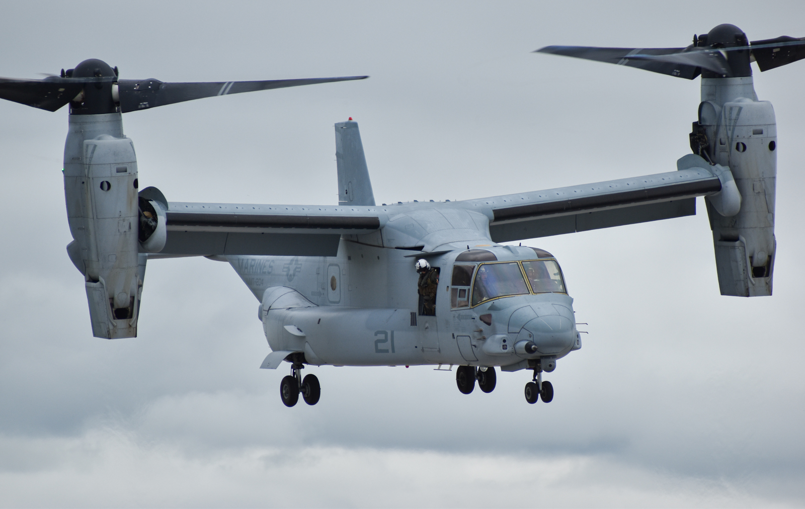 Full size: USAF - United States Air Force V22 Osprey NOT SURE at London International Airport