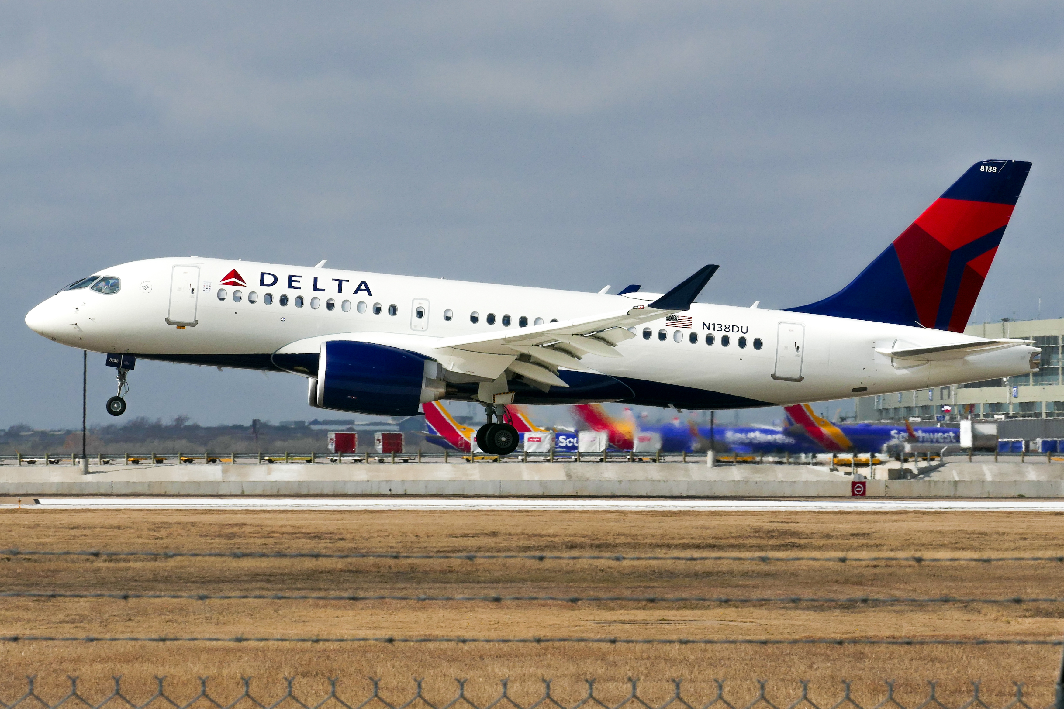 Full size: Delta Airlines Airbus A220-100 N138DU at Austin-Bergstrom International Airport