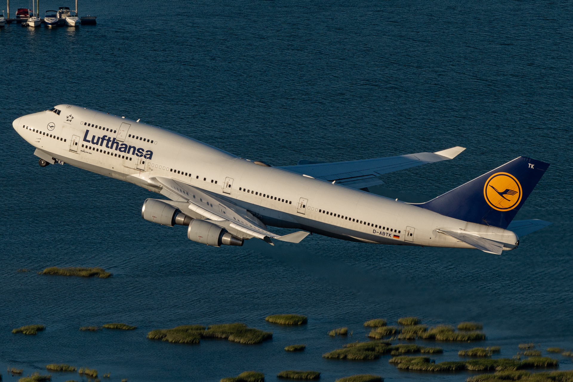 D-ABTK) Lufthansa Boeing 747-400 by lukasz S. | AeroXplorer Photo