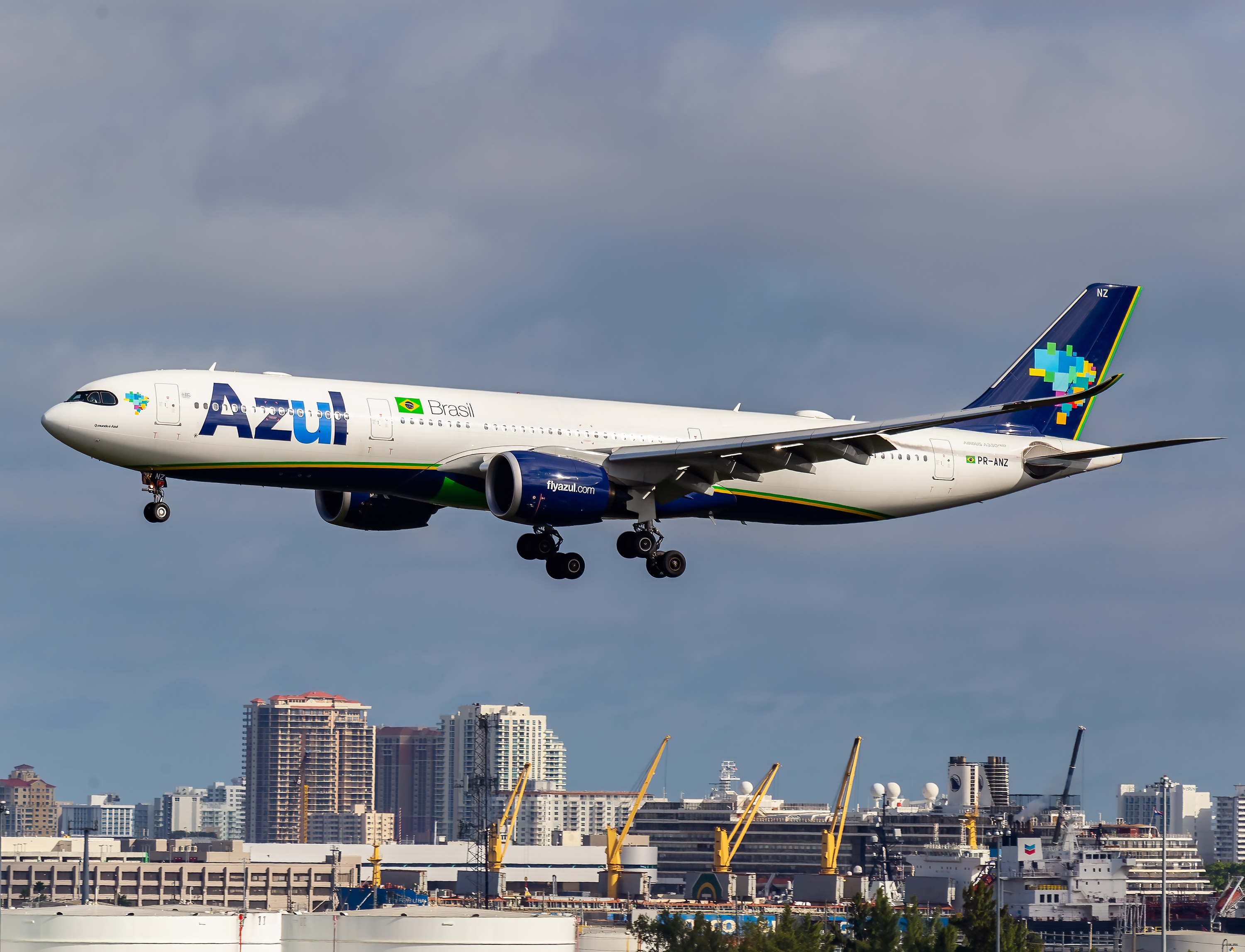 Full size: AZUL Airlines  Airbus A330-900 PR-ANZ at Fort Lauderdale/Hollywood International Airport