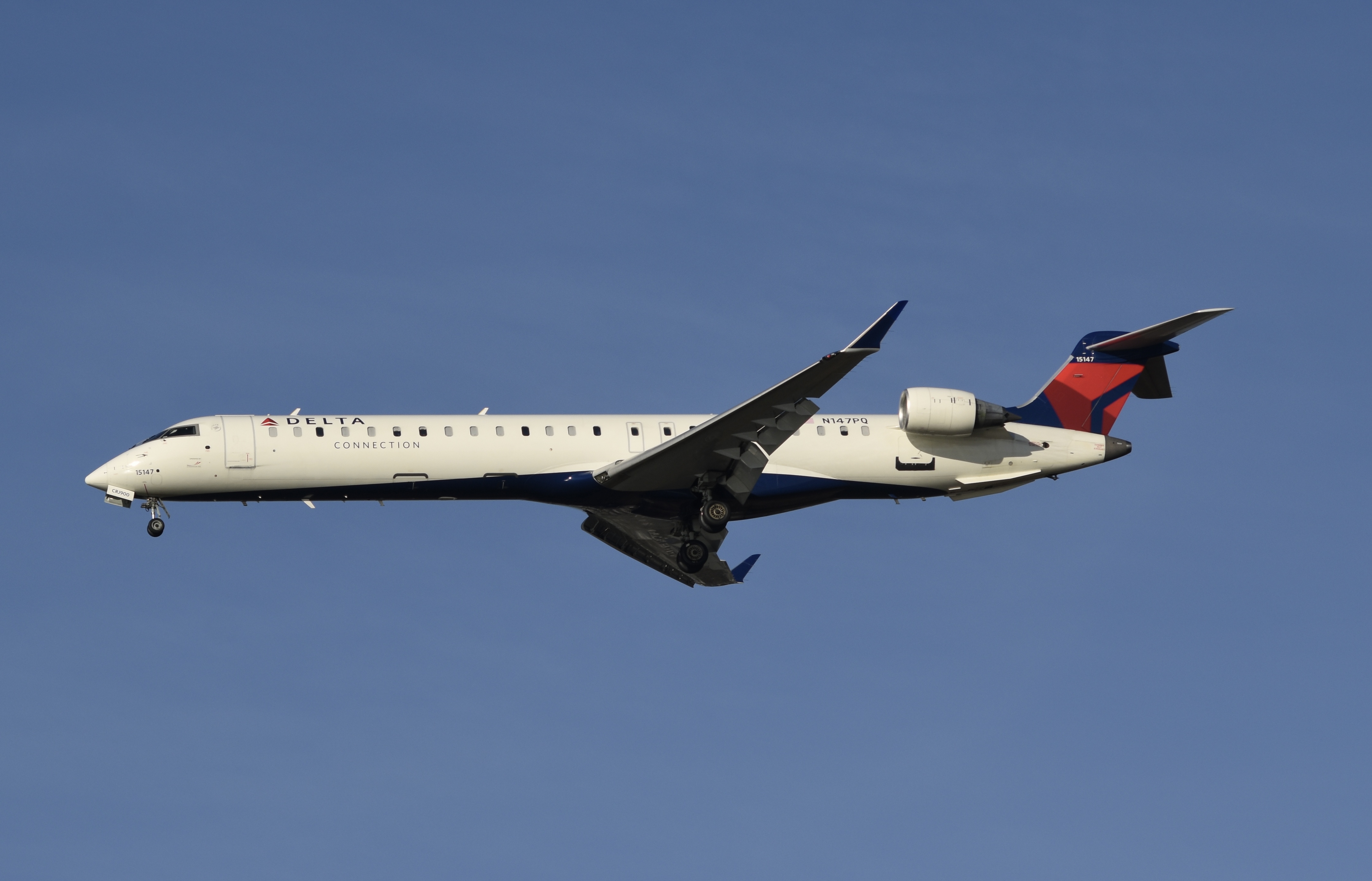 Full size: Delta Airlines Mitsubishi CRJ-900 N147PQ at General Edward Lawrence Logan International Airport