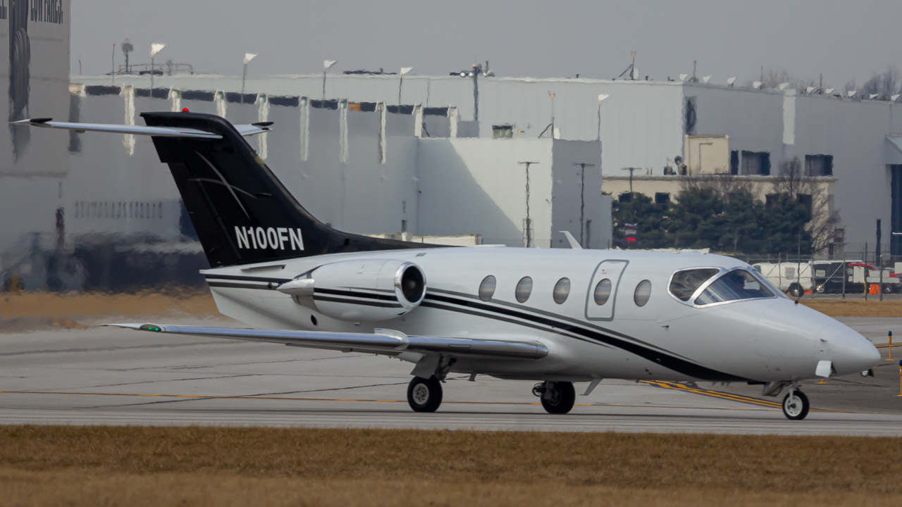 Full size: PRIVATE Beechcraft Hawker 400 N100FN at John Glenn Columbus International Airport