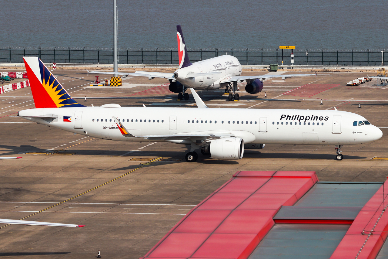 Full size: Philippine Airlines Airbus A321NEO RP-C9935 at Macau International Airport