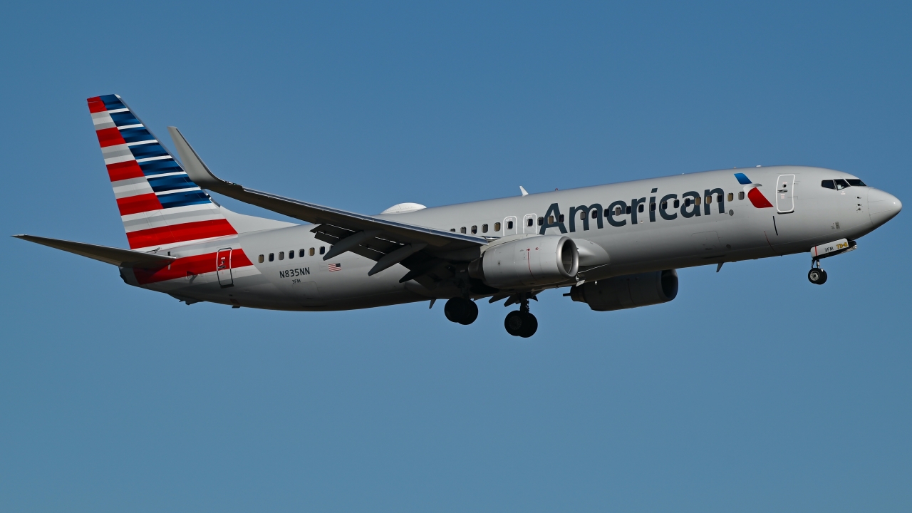 Full size: American Airlines Boeing 737-800 N835NN at Dallas-Fort Worth International Airport