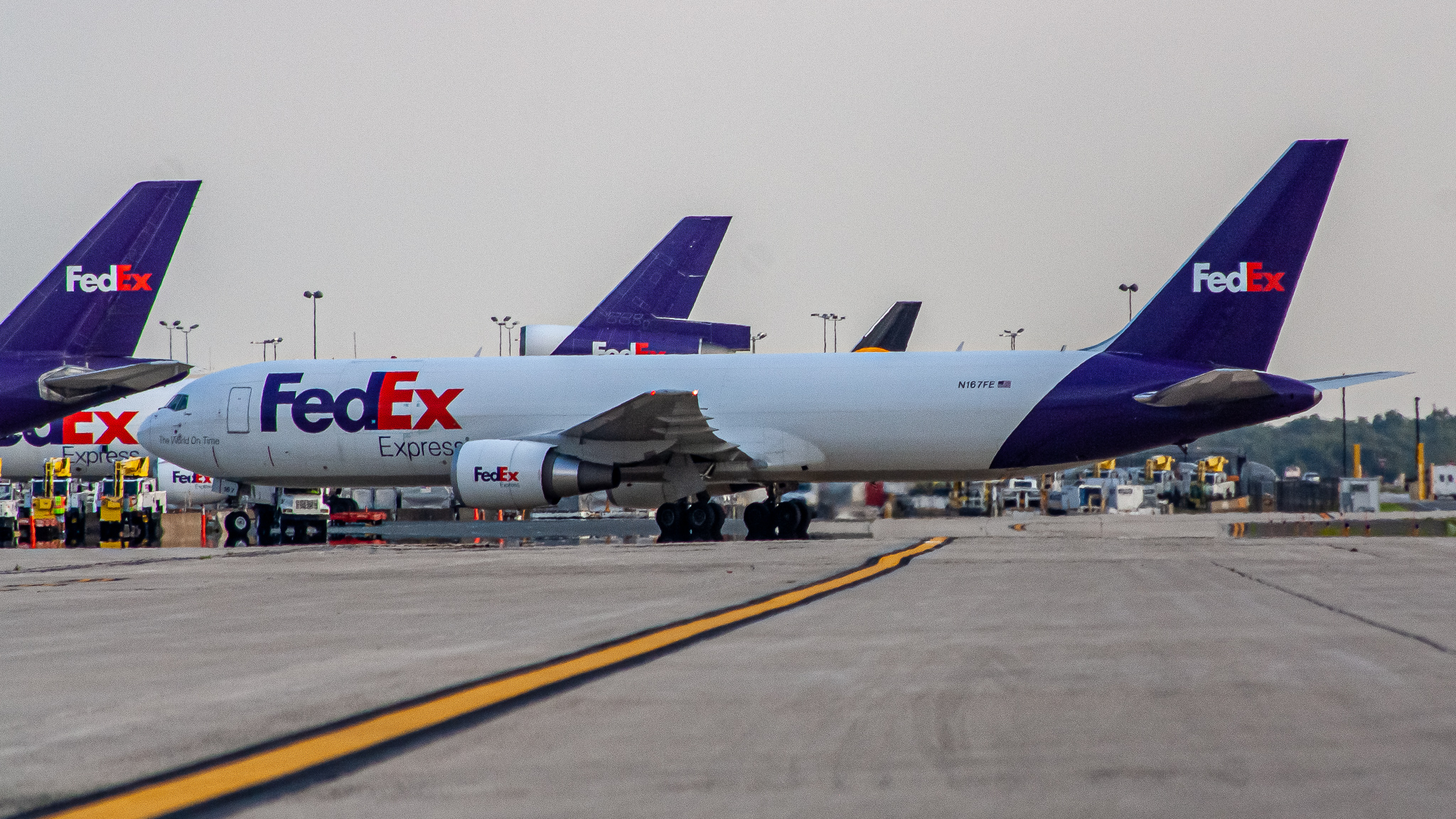 Full size: FedEx Boeing 767-300F N167FE at Washington Dulles International Airport