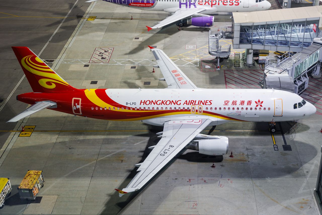 Full size: Hong Kong Airlines Airbus A320 B-LPD at Hong Kong International Airport