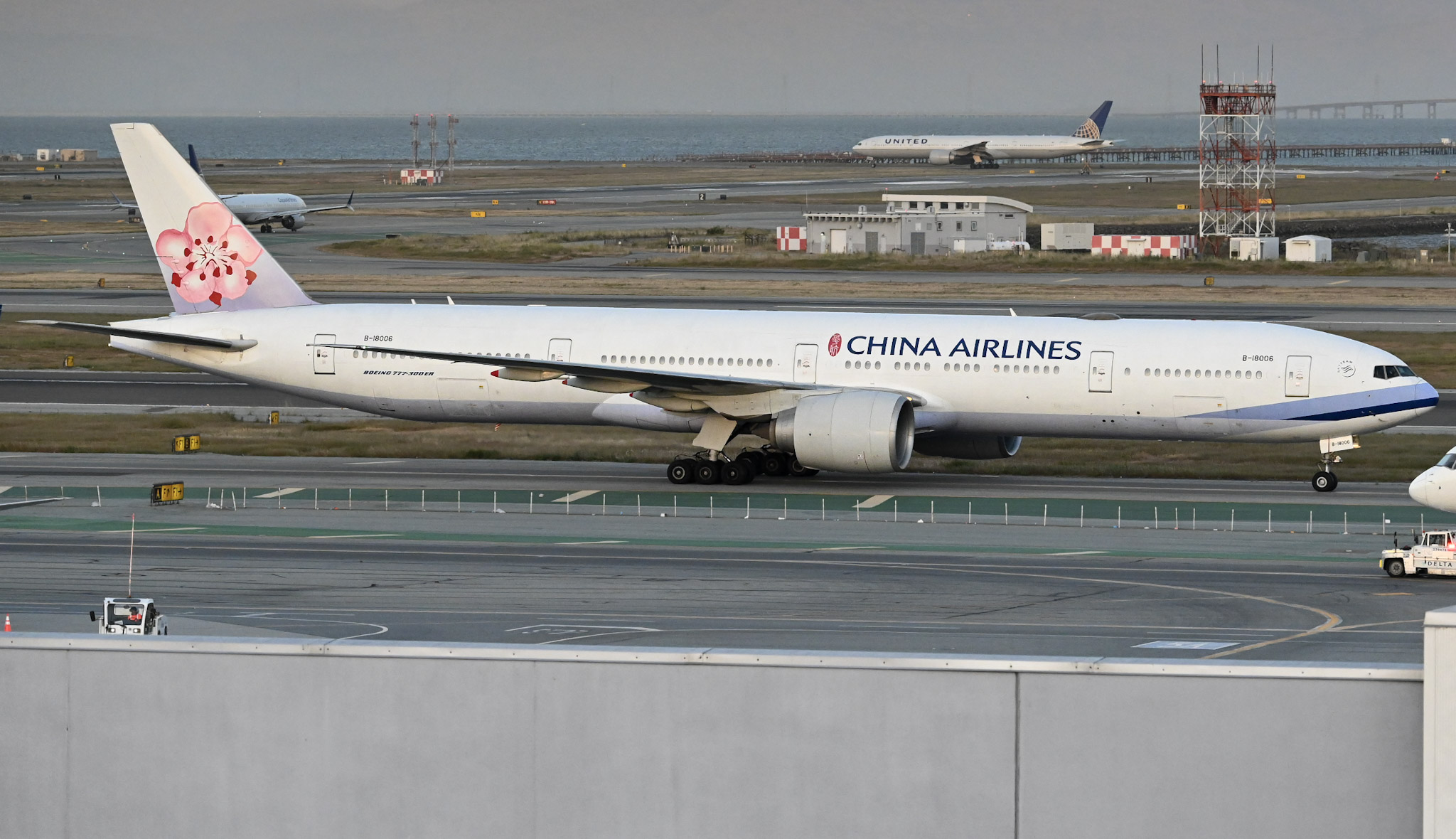 Full size: China Airlines Boeing 777-300ER B-18006 at San Francisco International Airport
