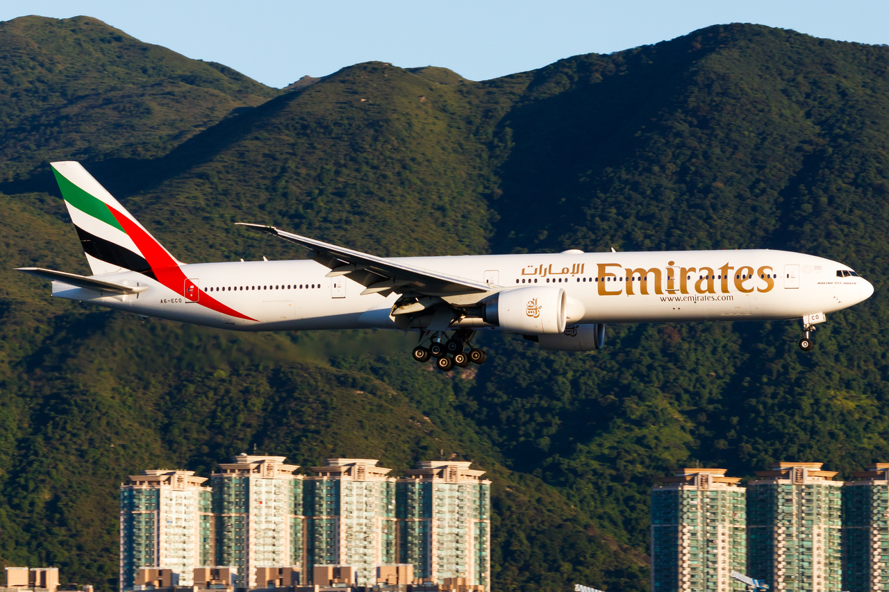 Full size: Emirates Boeing 777-300ER A6-ECO at Hong Kong International Airport