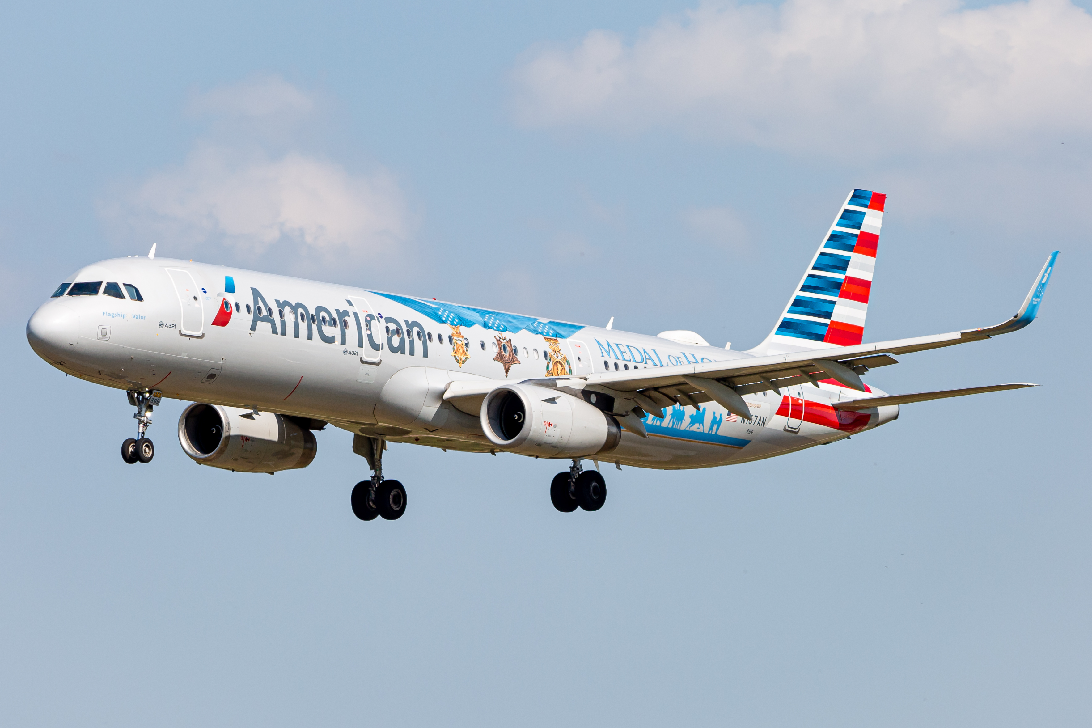 Full size: American Airlines Airbus A321-200 N167AN at Baltimore/Washington International Thurgood Marshall Airport