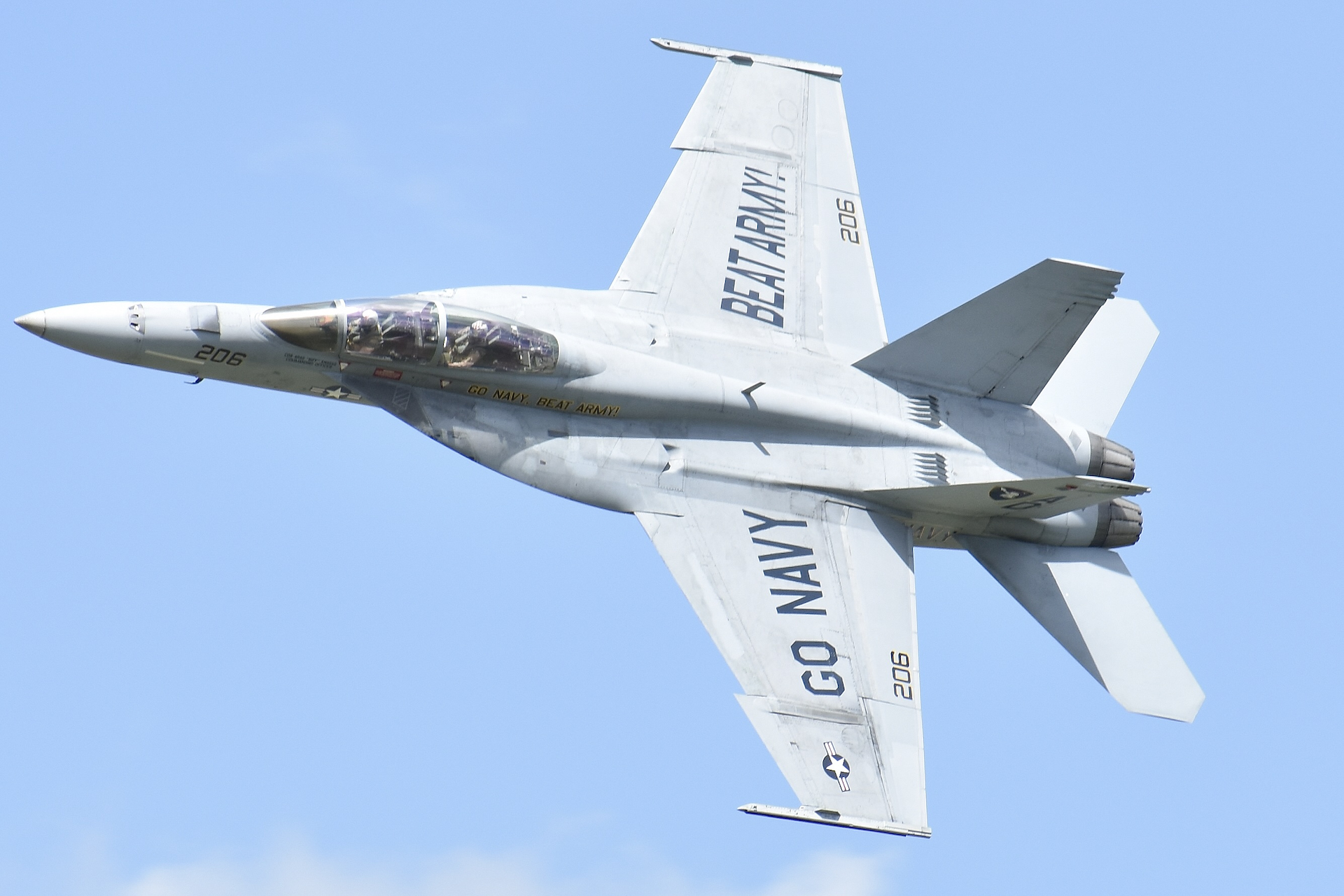 Full size: US Navy Boeing F/A-18E/F Super Hornet 165887 at Lakeland Linder International Airport