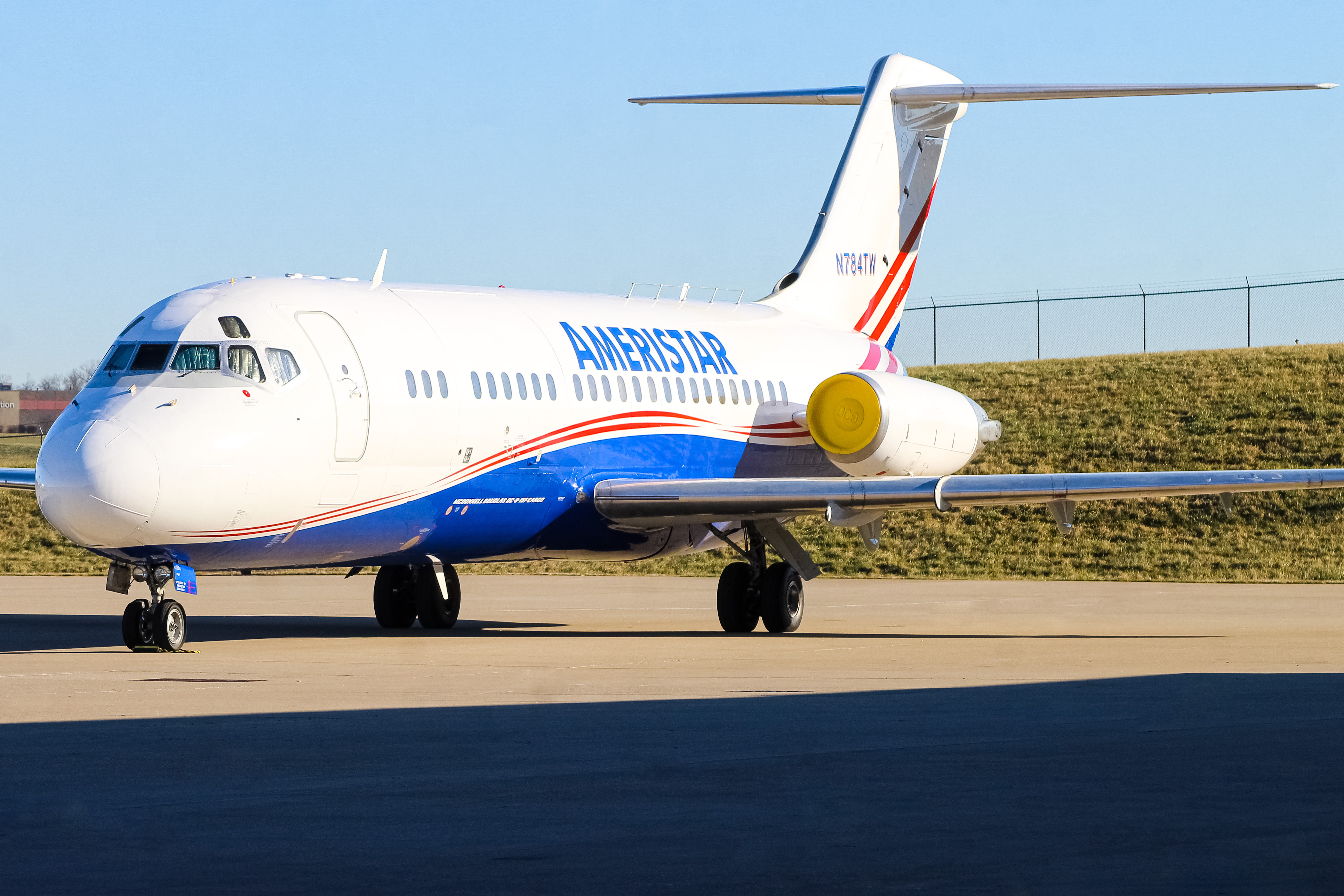 Full size: Ameristar Jet Charter Douglas DC-9 N784TW at Cincinnati/Northern Kentucky International Airport