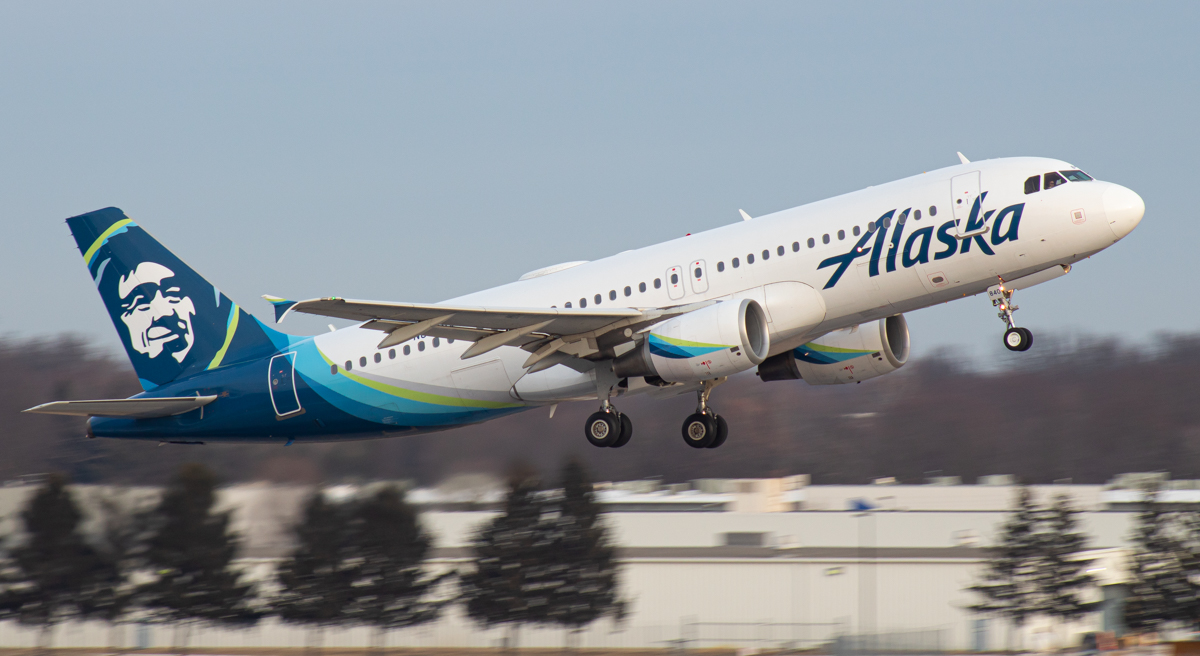 Full size: Alaska Airlines Airbus A320 N840VA at John Glenn Columbus International Airport
