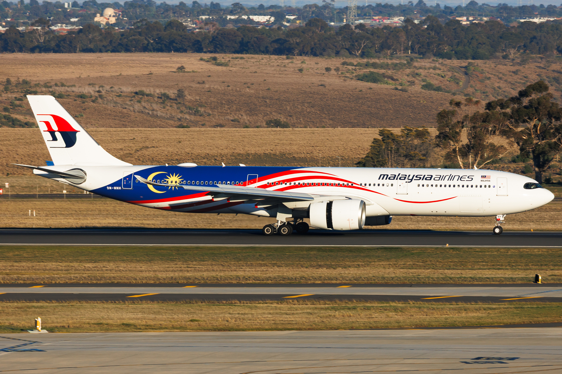 Full size: Malaysia Airlines Airbus A330-900 9M-MNH at Melbourne Airport
