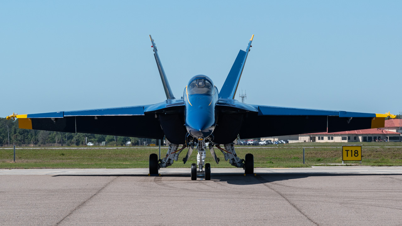 Full size: USN - United States Navy Boeing F/A-18E/F Super Hornet 165540 at Mac Dill AFB