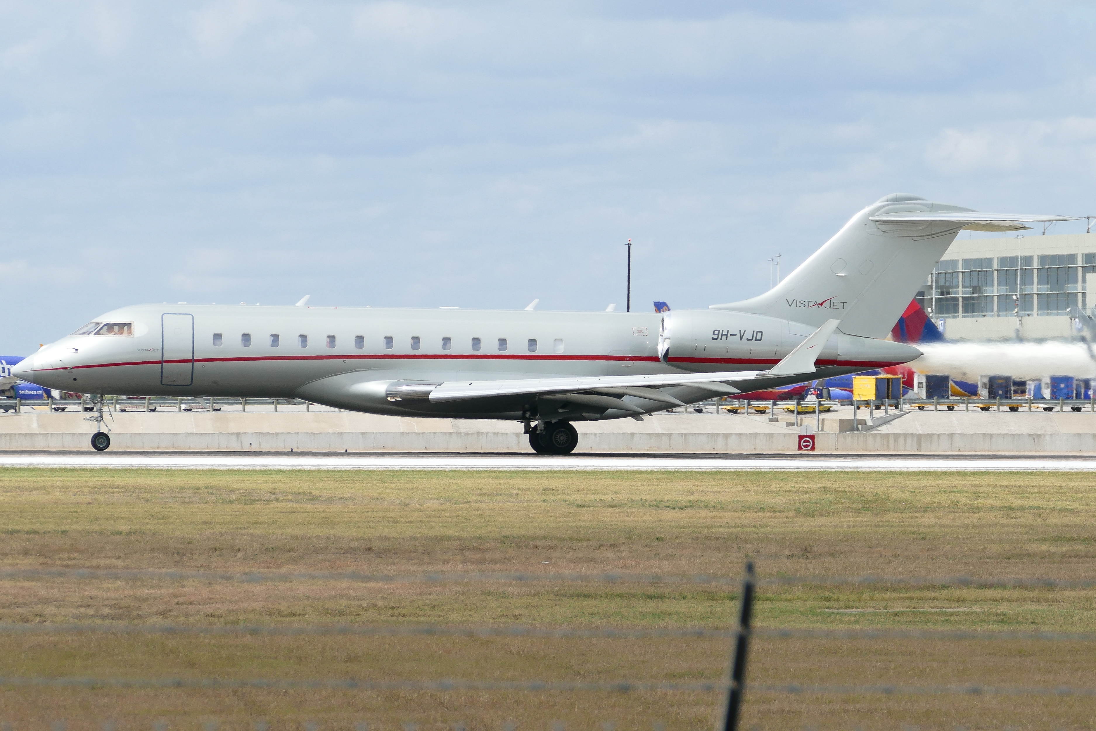 Full size: VistaJet Bombardier Global 6000 9H-VJD at Austin-Bergstrom International Airport