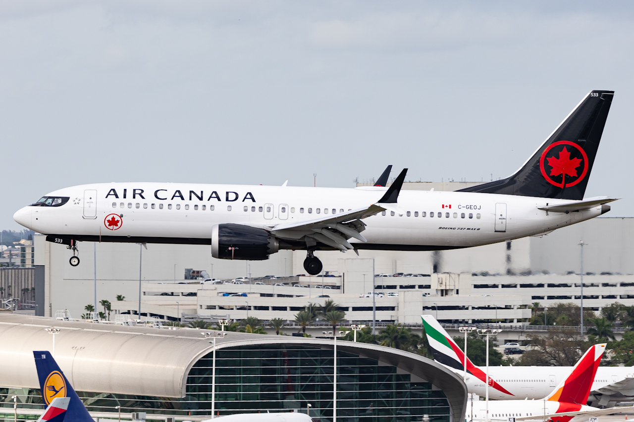 Full size: Air Canada Boeing 737 MAX 8  C-GEOJ at Miami International Airport
