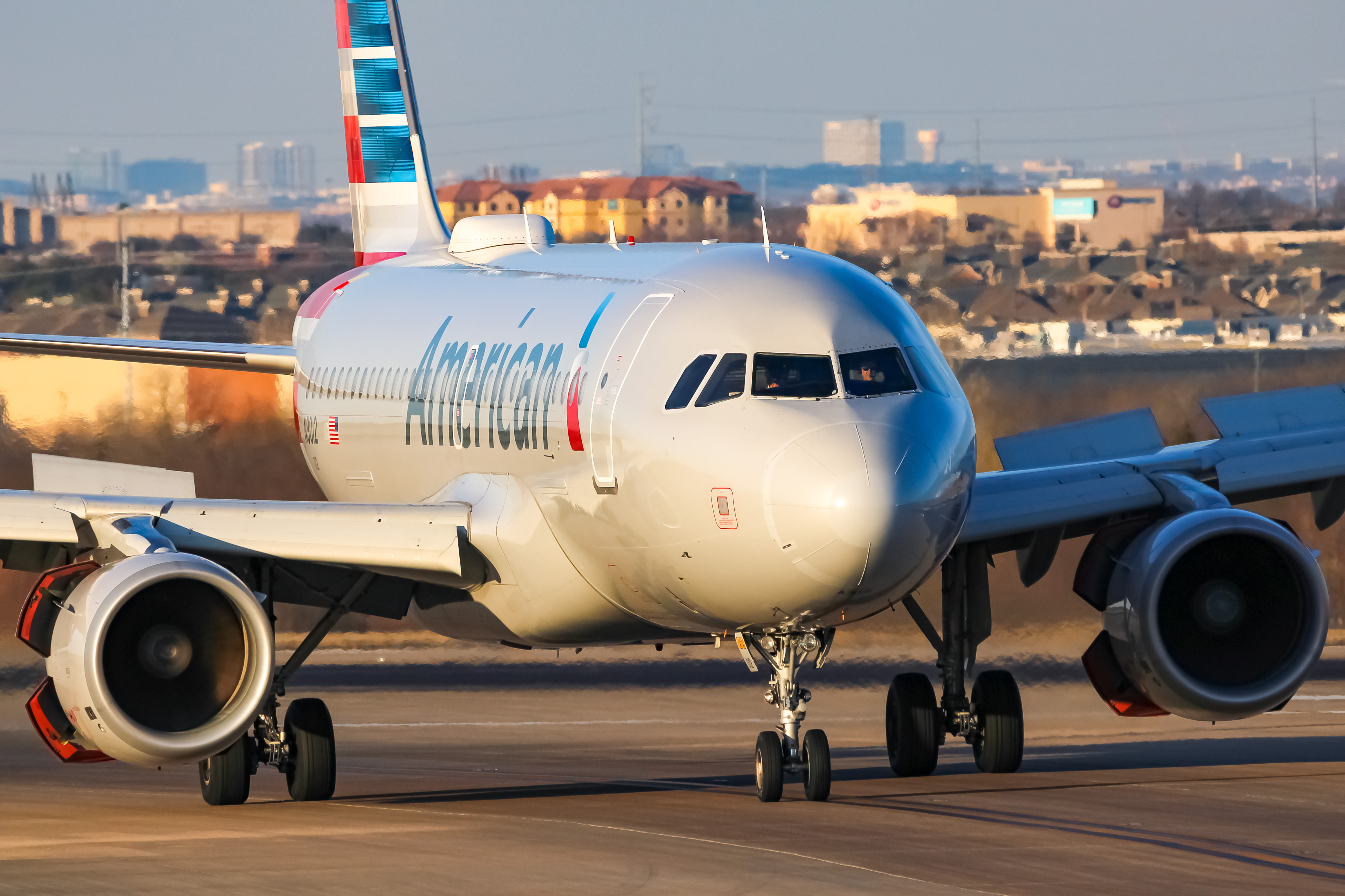 Full size: American Airlines Airbus A319 N9012 at Dallas-Fort Worth International Airport