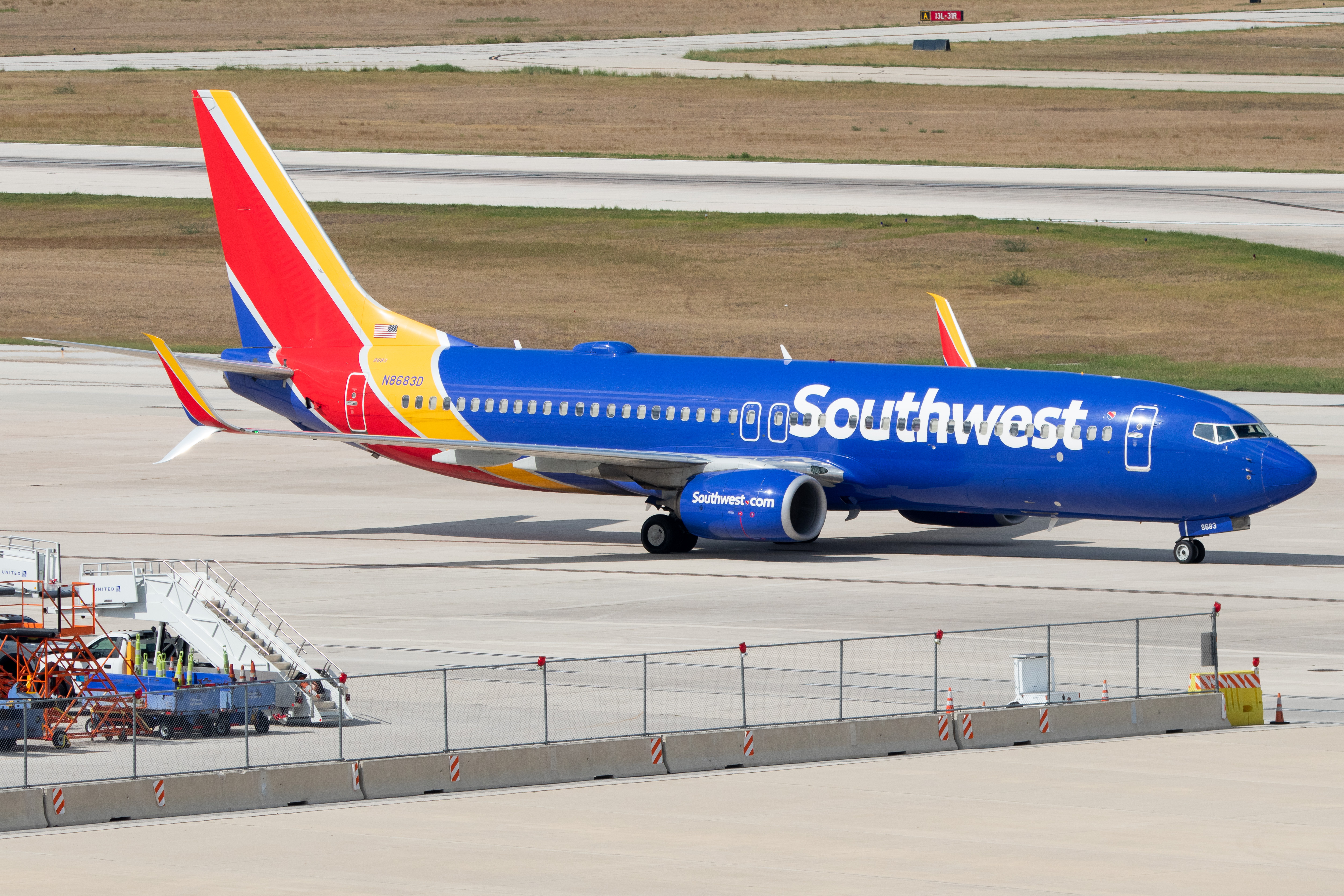 Full size: Southwest Airlines Boeing 737-800 N8683D at San Antonio International Airport