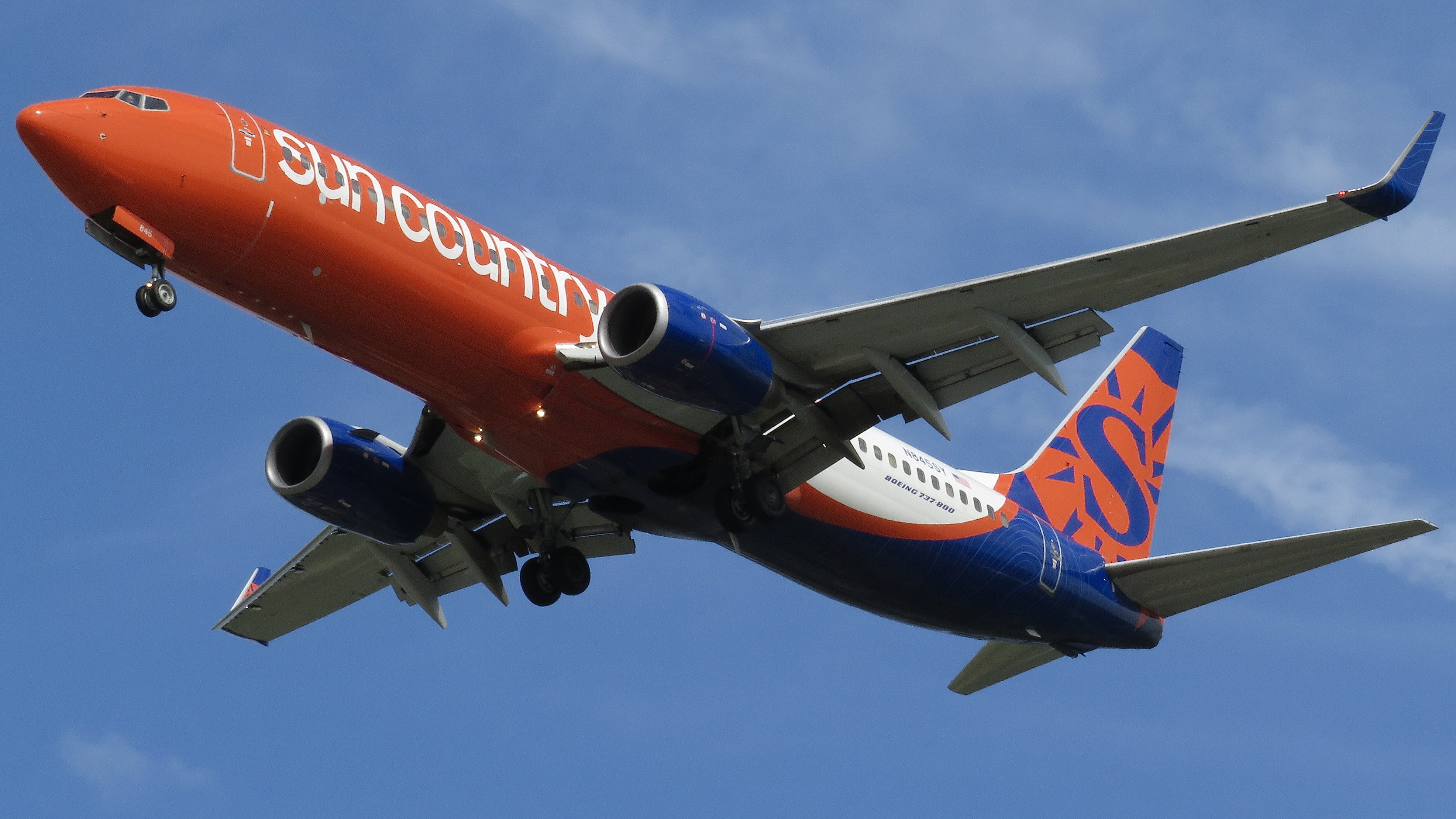 Full size: Sun Country Airlines Boeing 737-800 N845SY at Daytona Beach International Airport