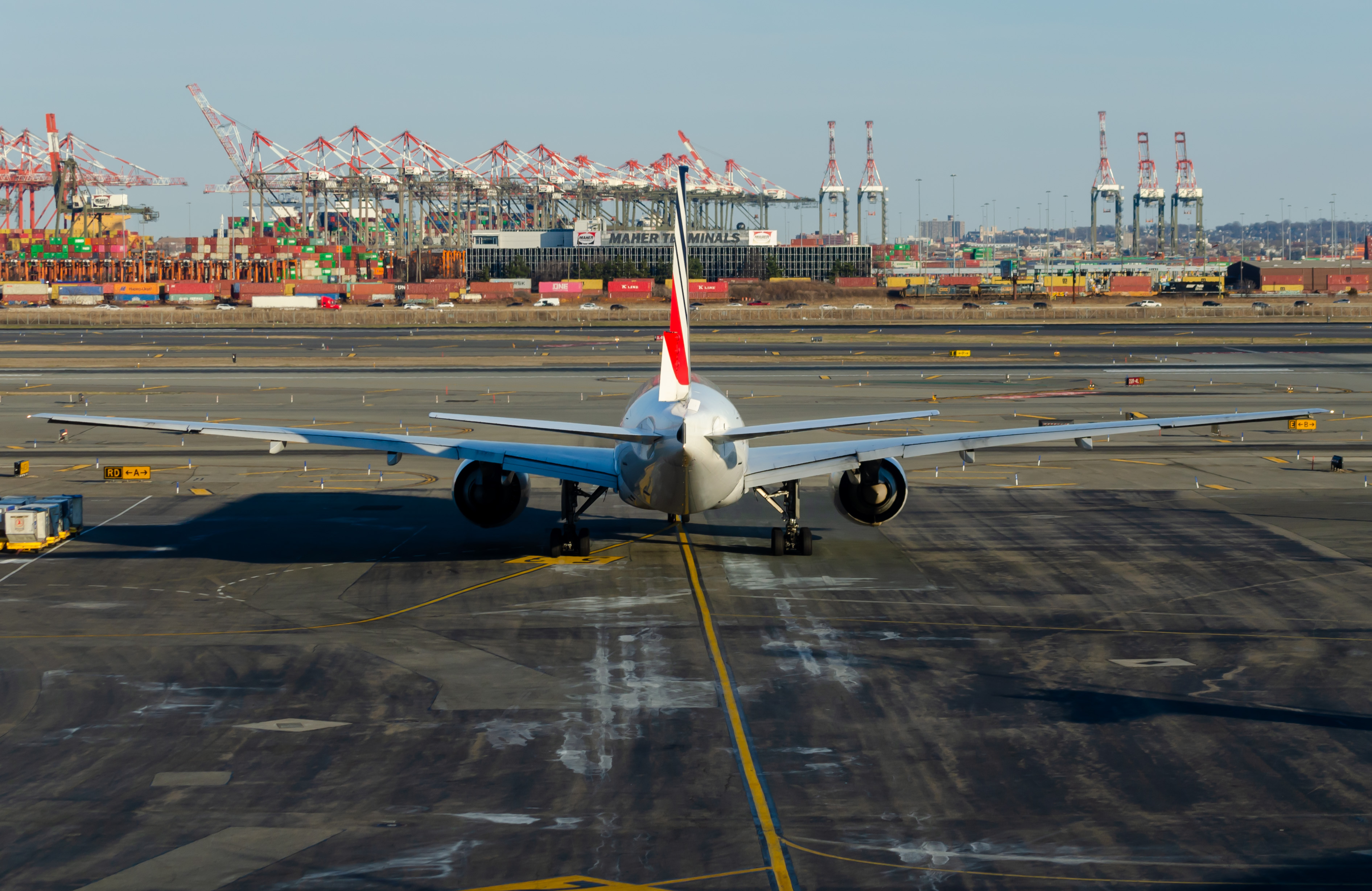 Full size: Air France  Boeing 777-200ER F-GSPI at Newark Liberty International Airport