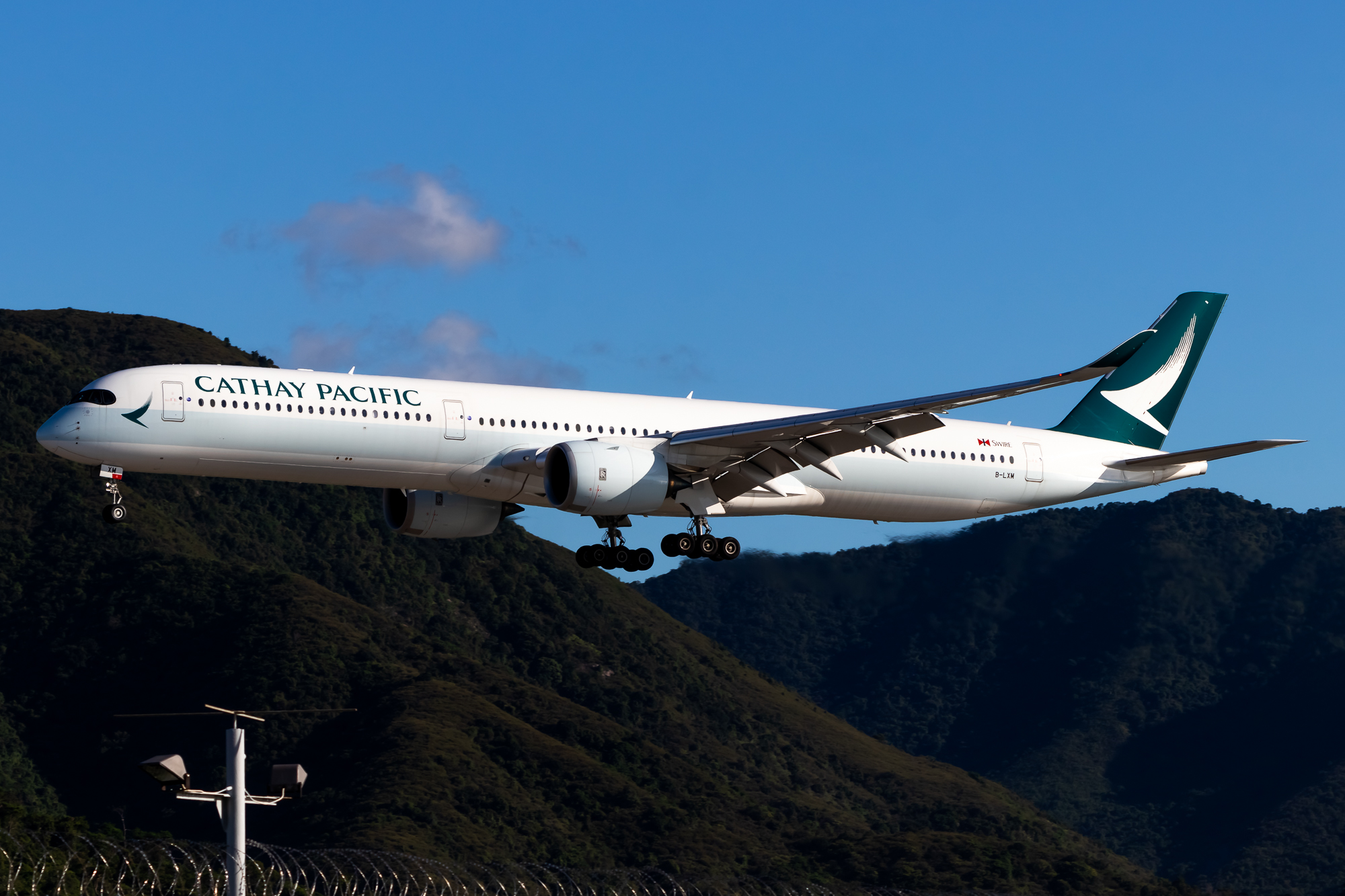 Full size: Cathay Pacific Airbus A350-1000 B-LXM at Hong Kong International Airport