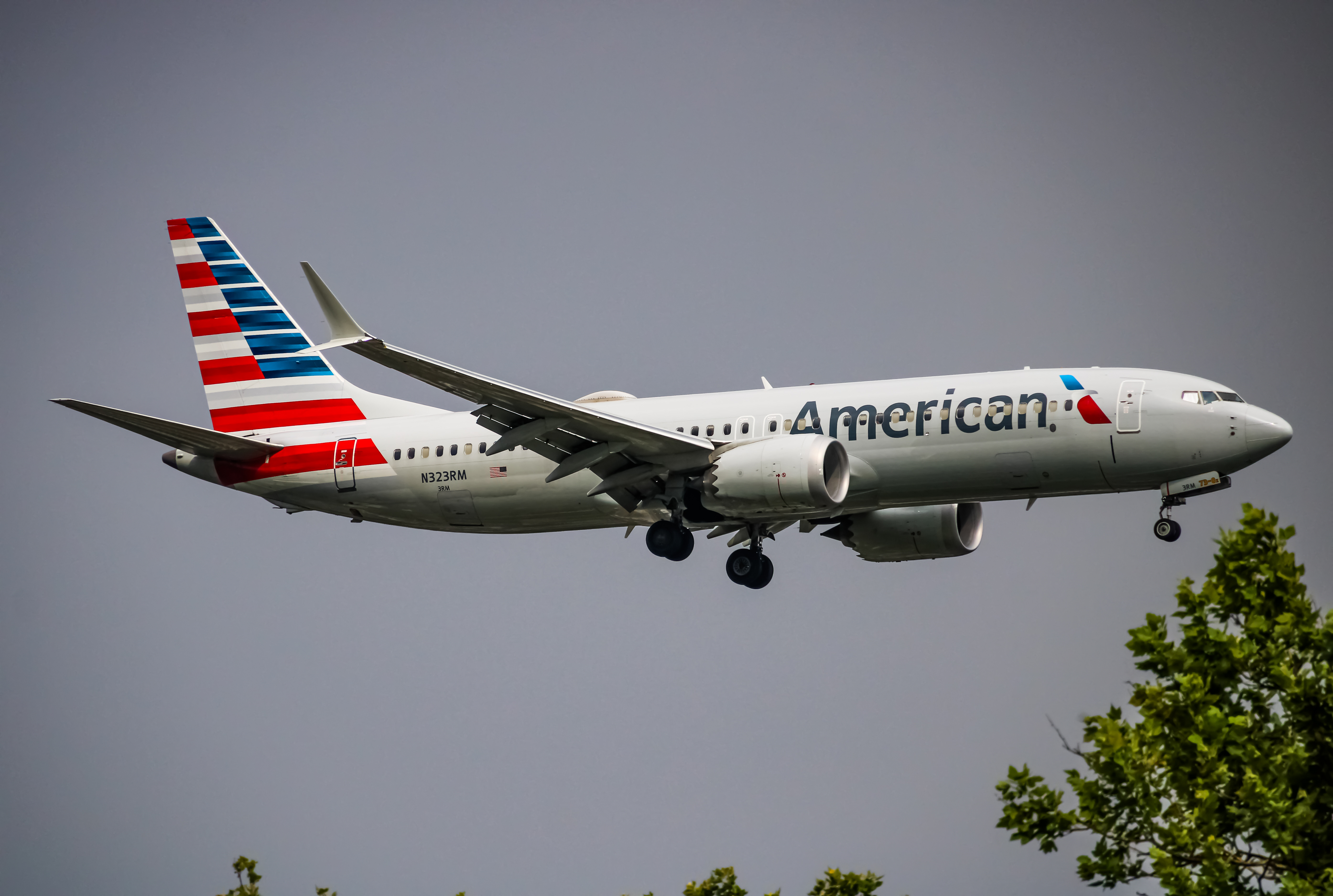 Full size: American Airlines Boeing 737 MAX 8 N323RM at John F. Kennedy International Airport